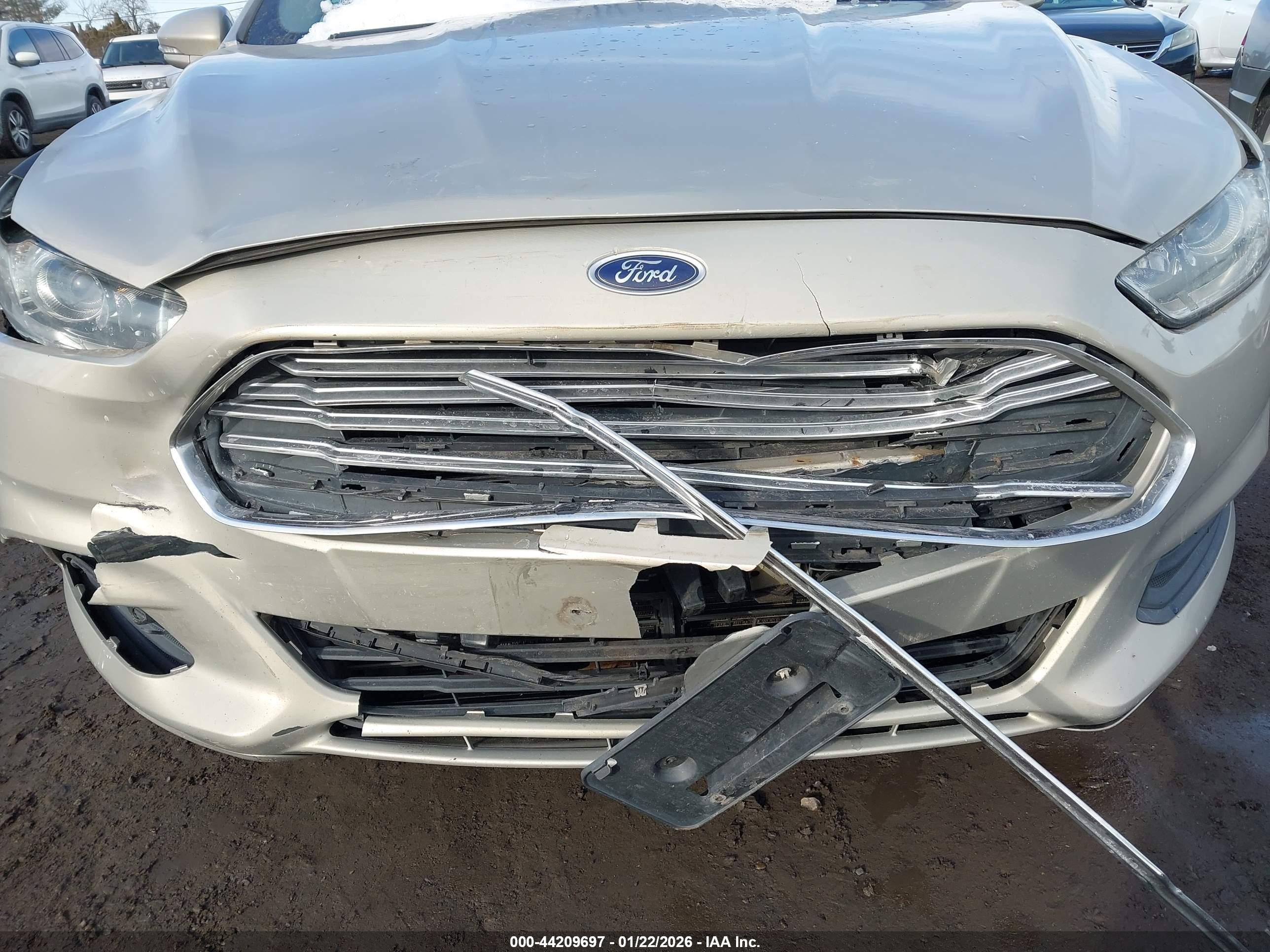 FORD FUSION image 6