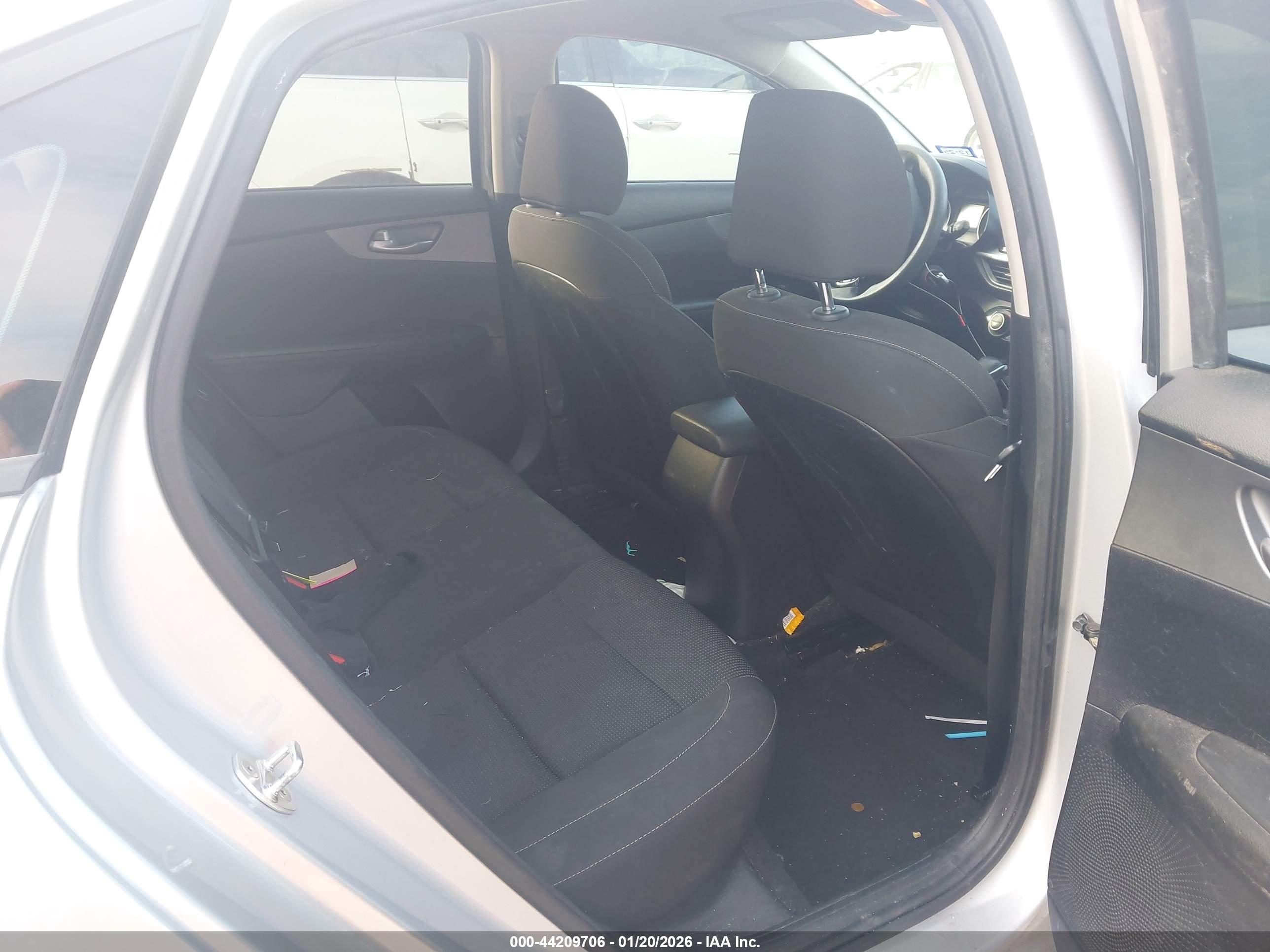 KIA FORTE image 8