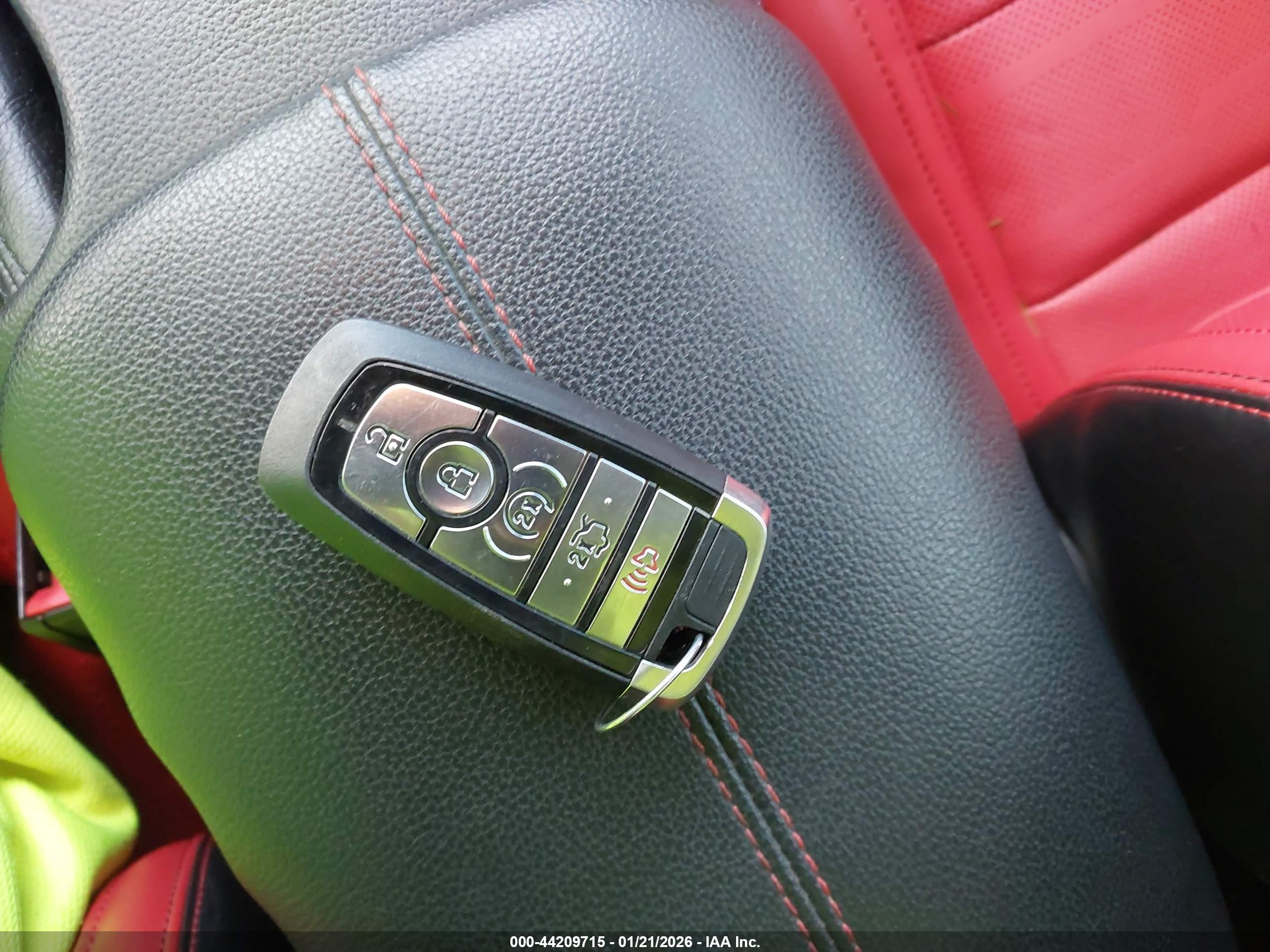 FORD MUSTANG image 11
