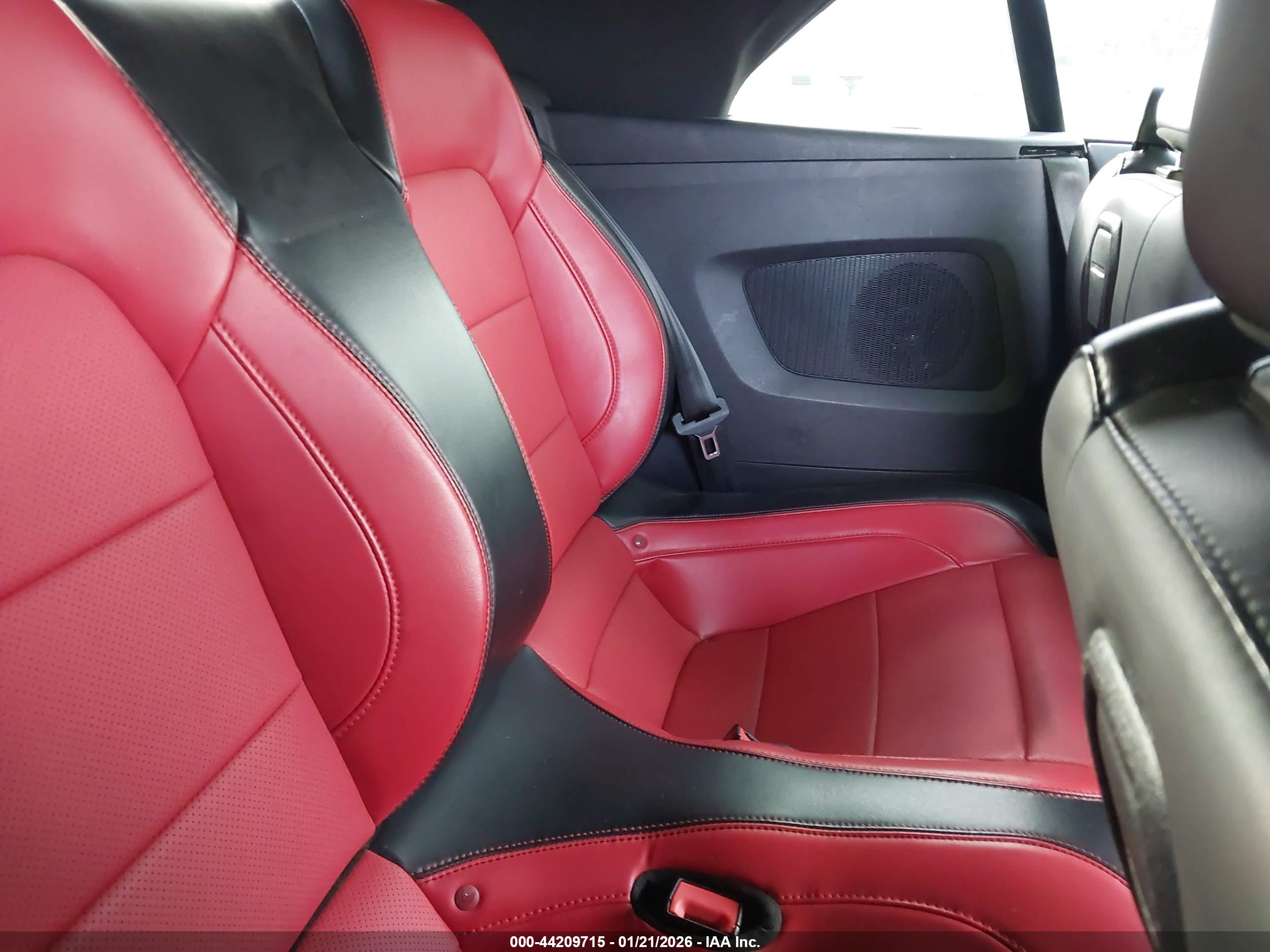 FORD MUSTANG image 8