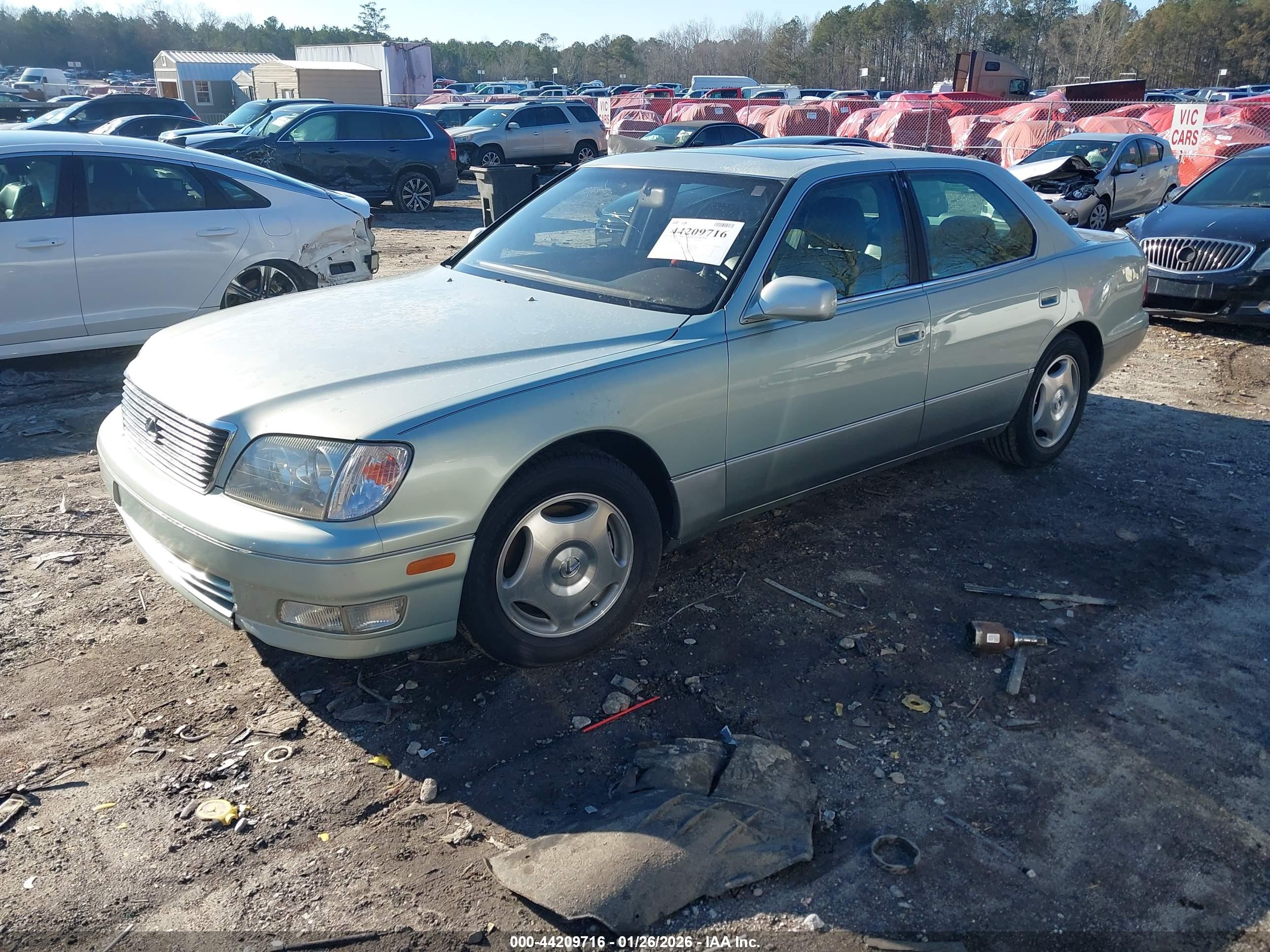 LEXUS LS image 2