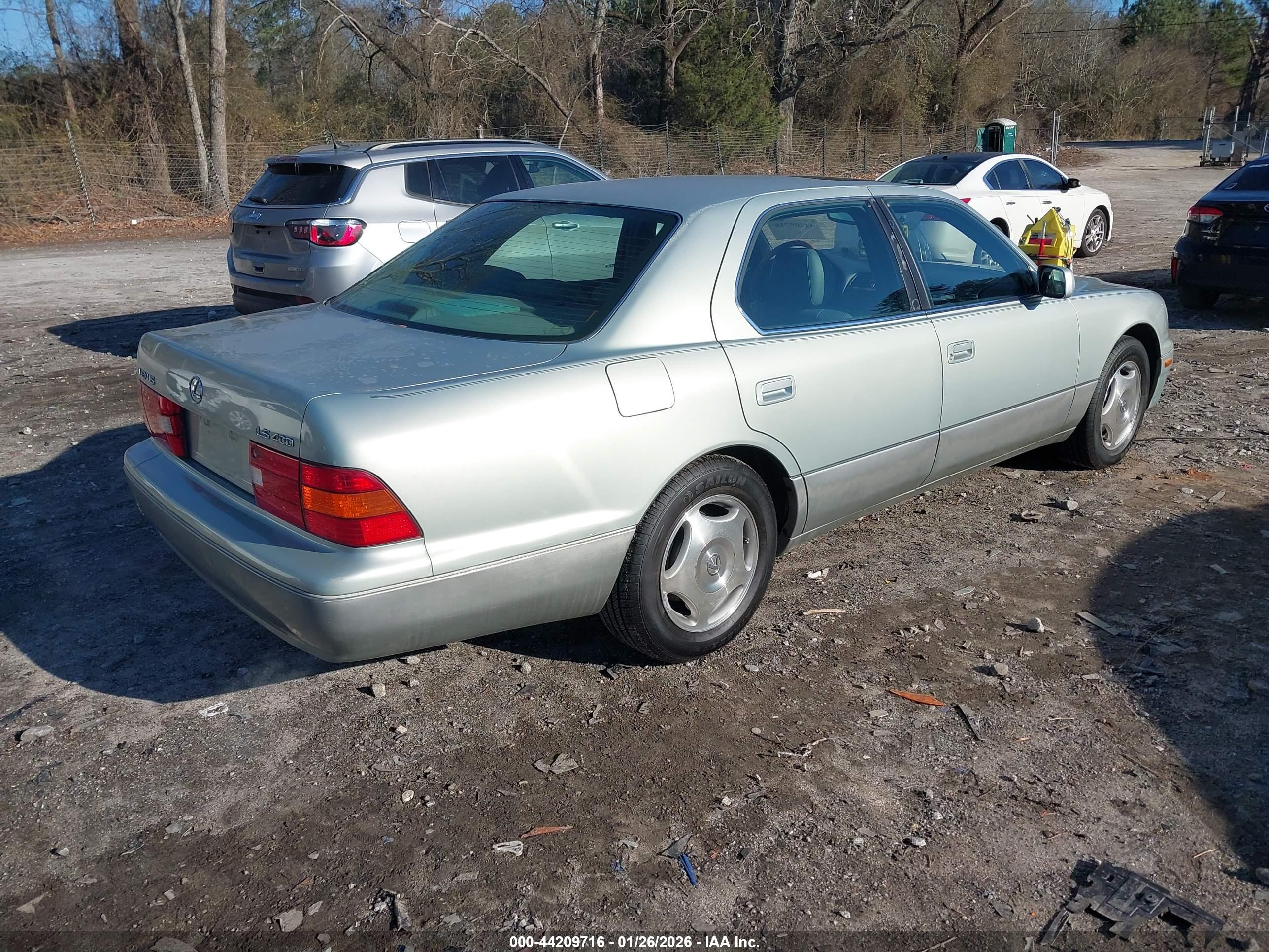LEXUS LS image 4