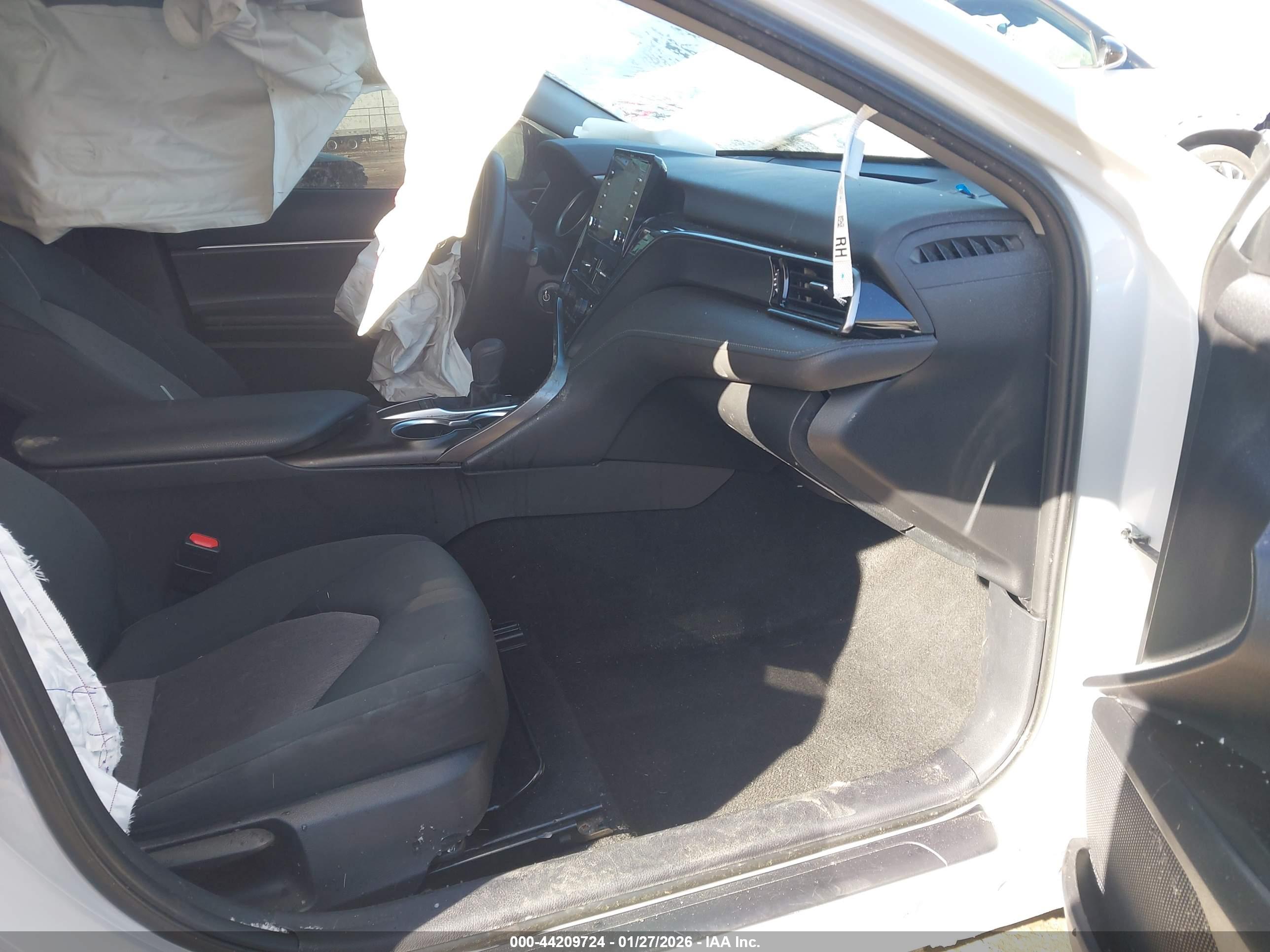 TOYOTA CAMRY image 5