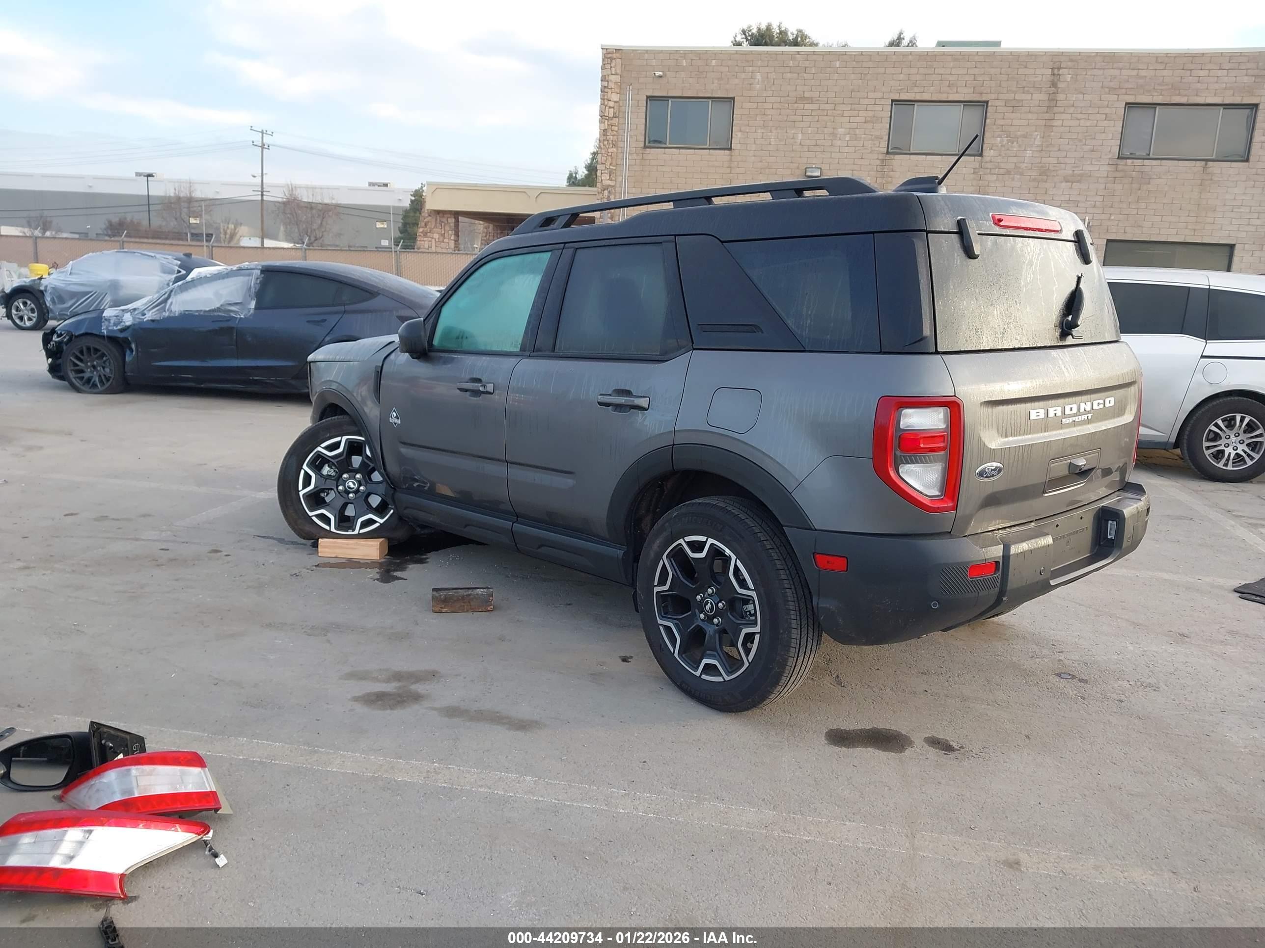 FORD BRONCO image 3