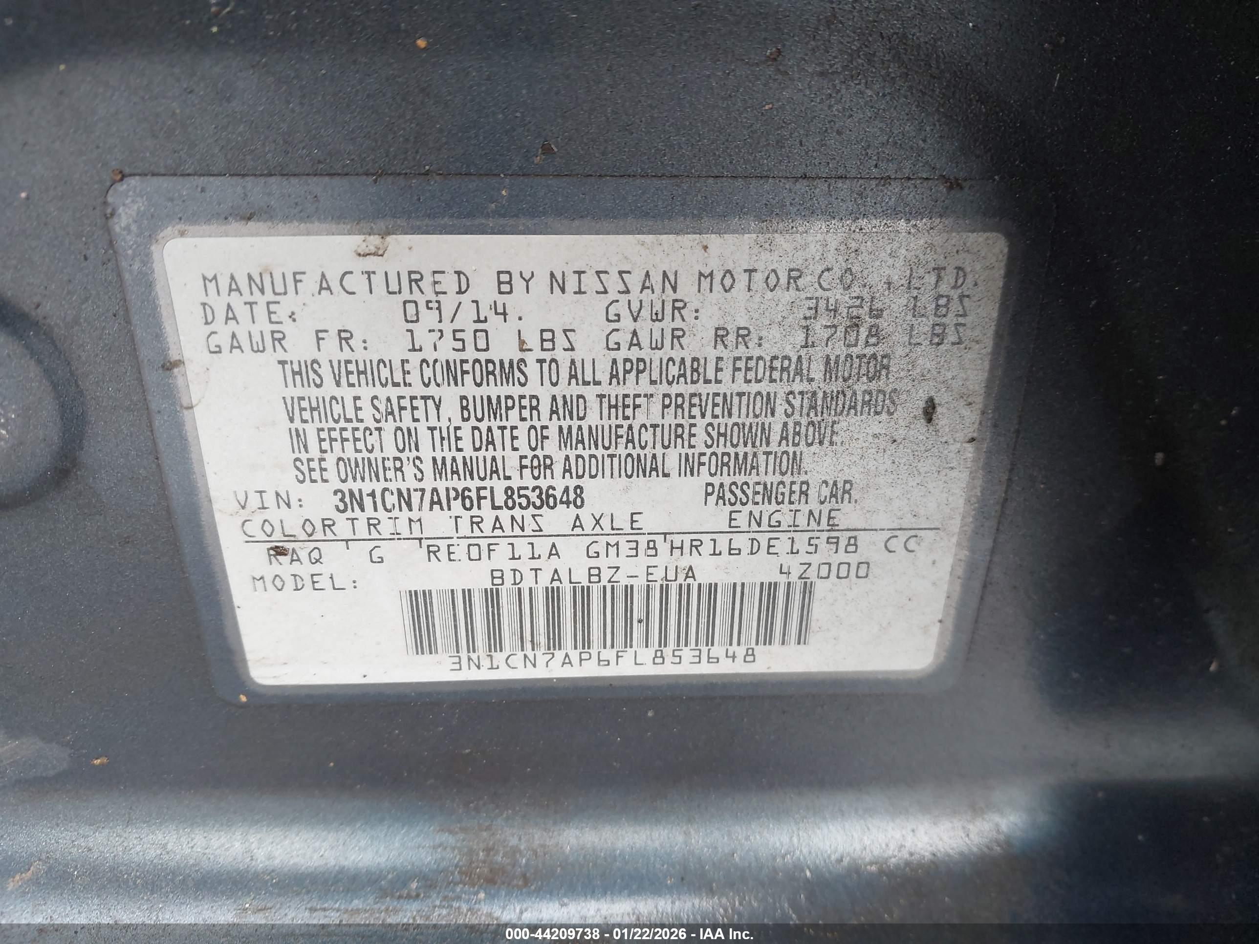 NISSAN VERSA image 9