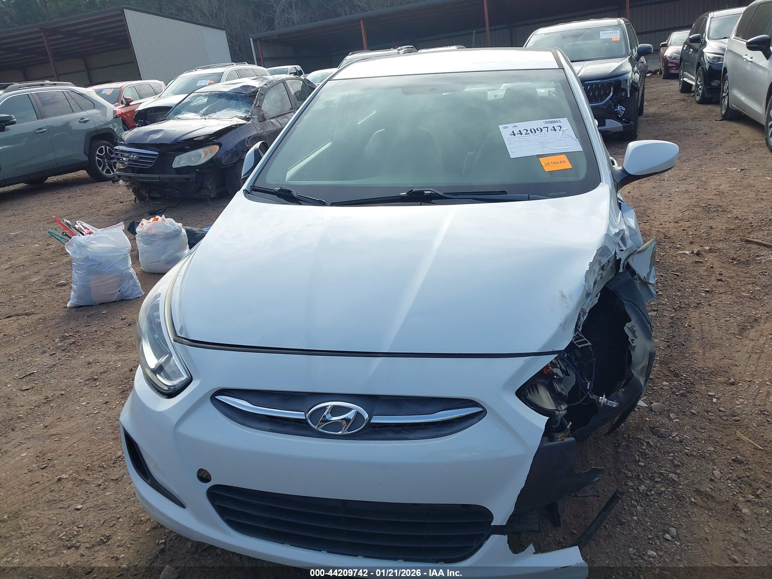 HYUNDAI ACCENT image 6