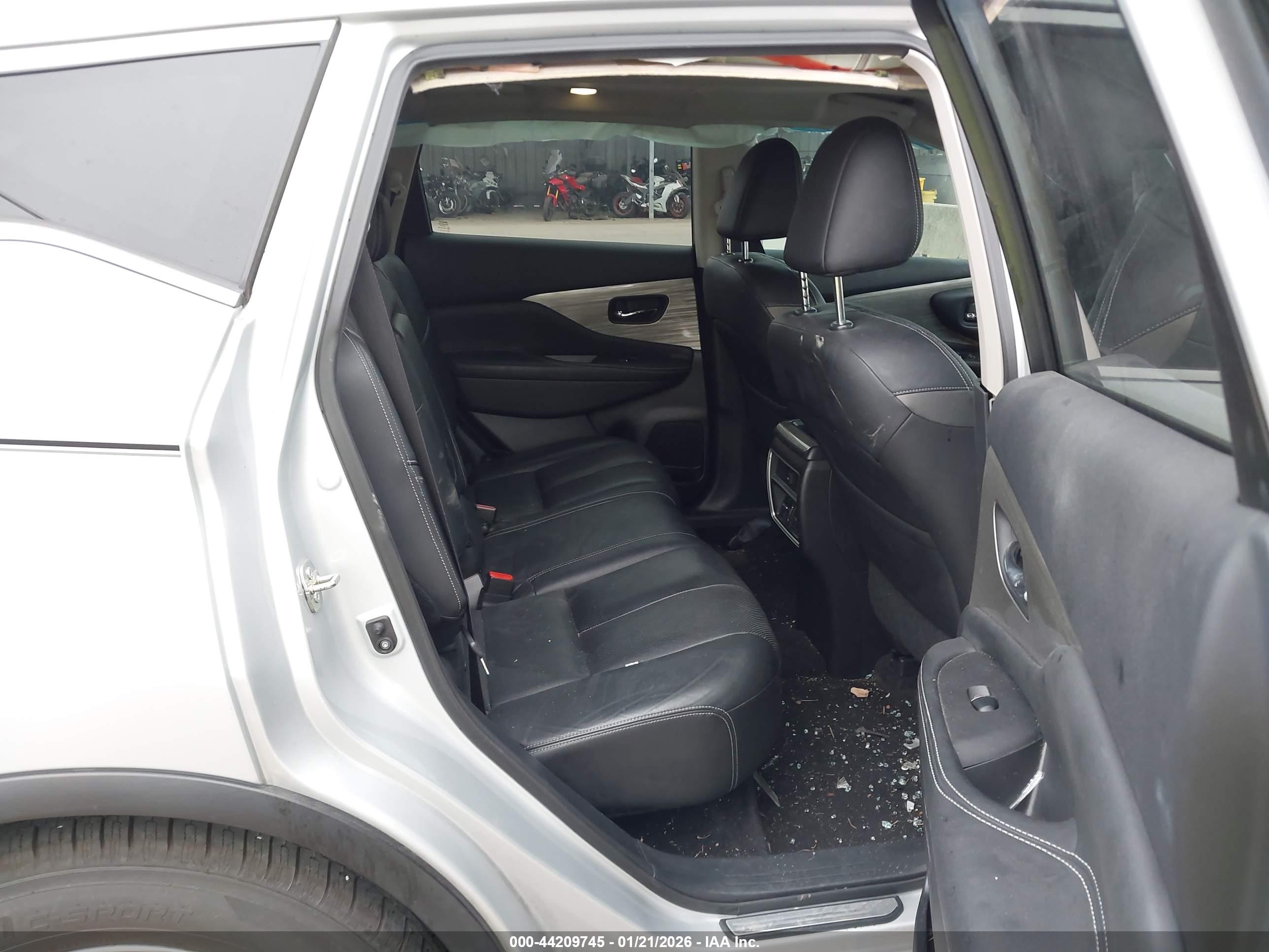 NISSAN MURANO image 8