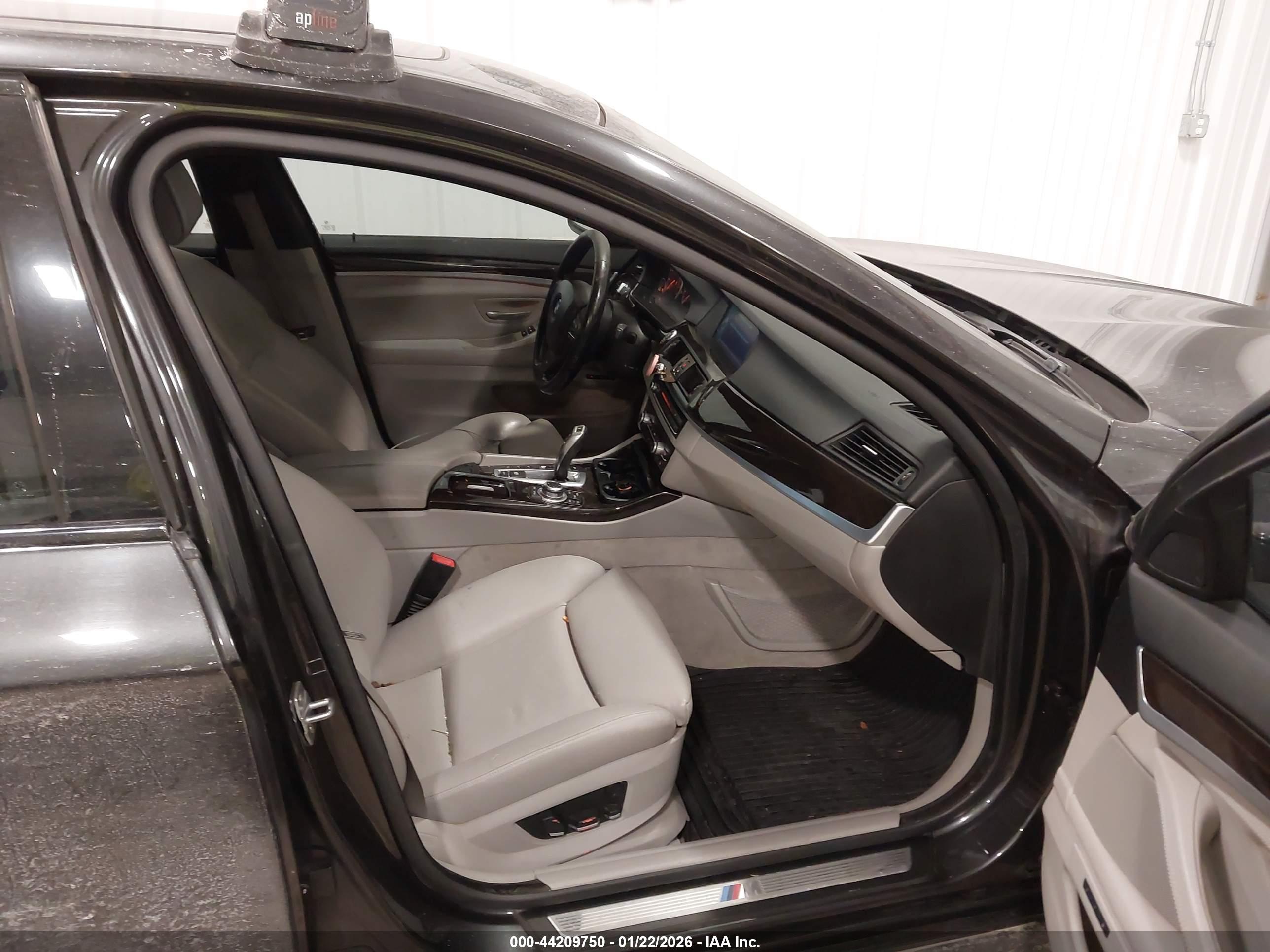 BMW 535I image 5