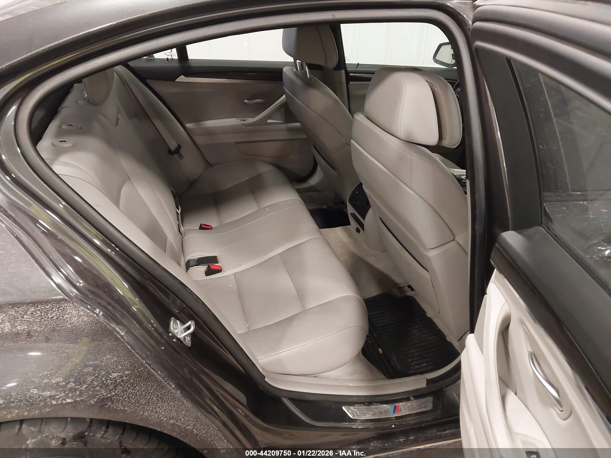 BMW 535I image 8