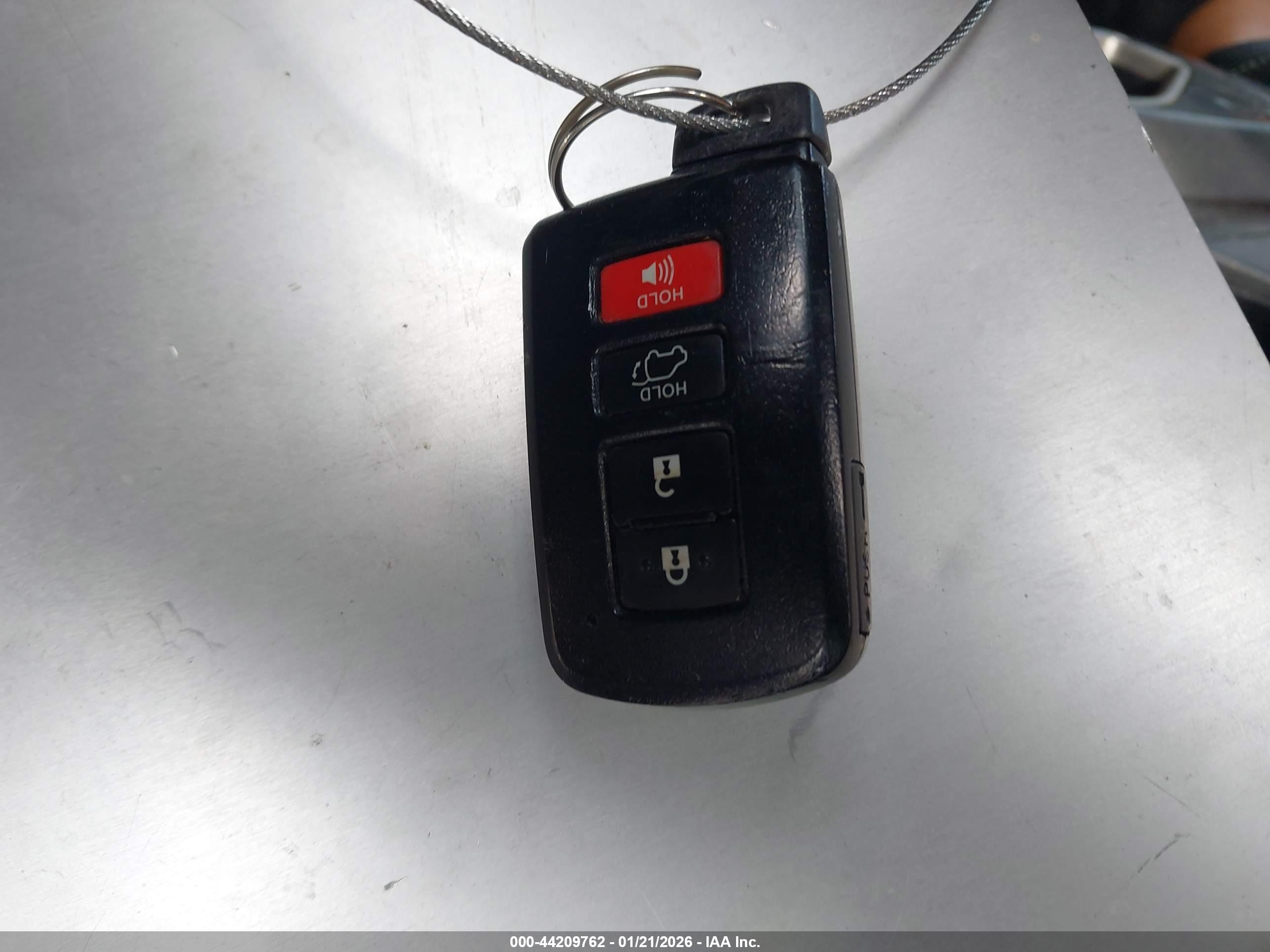 TOYOTA RAV4 image 11
