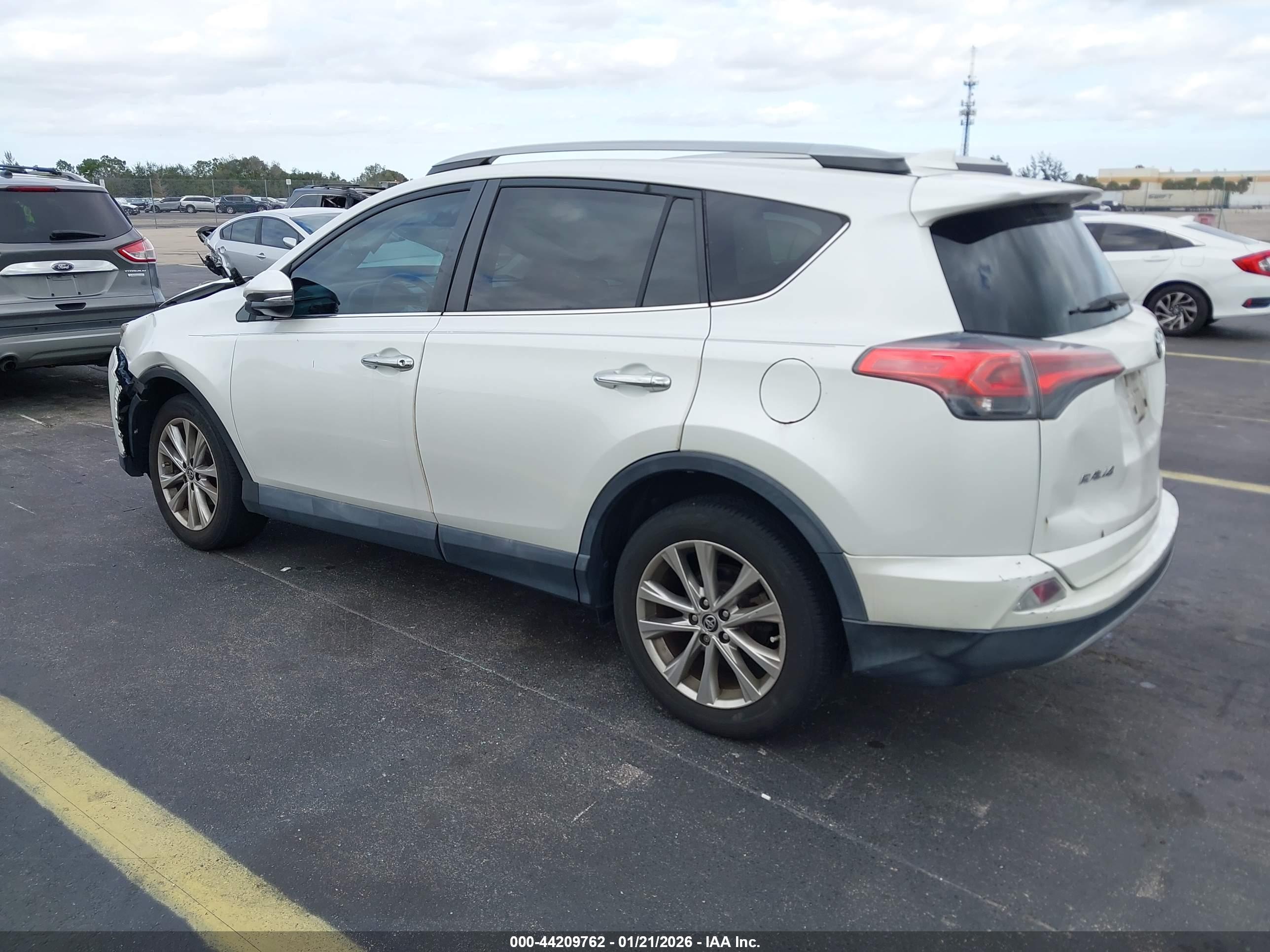 TOYOTA RAV4 image 3