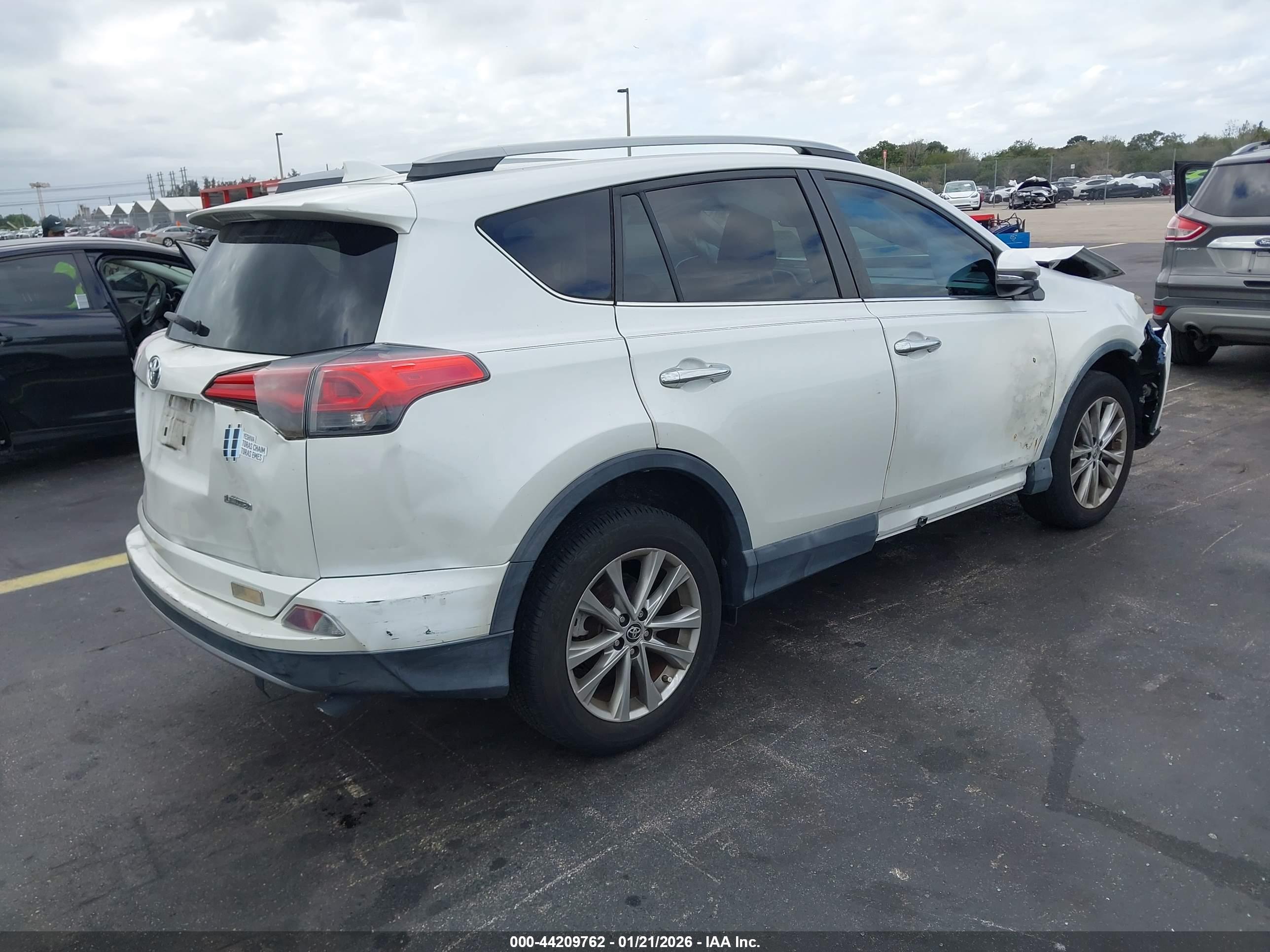 TOYOTA RAV4 image 4