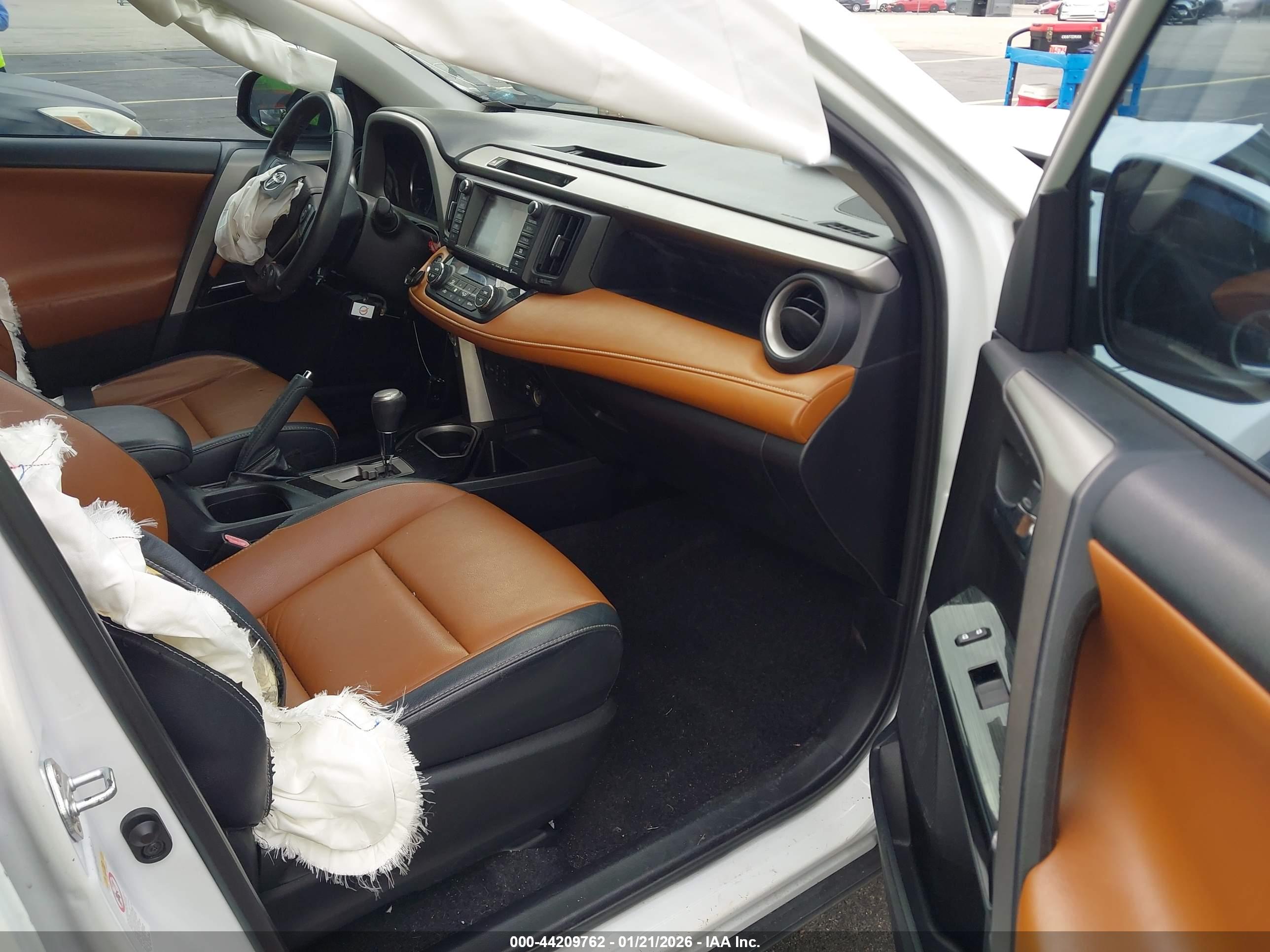 TOYOTA RAV4 image 5