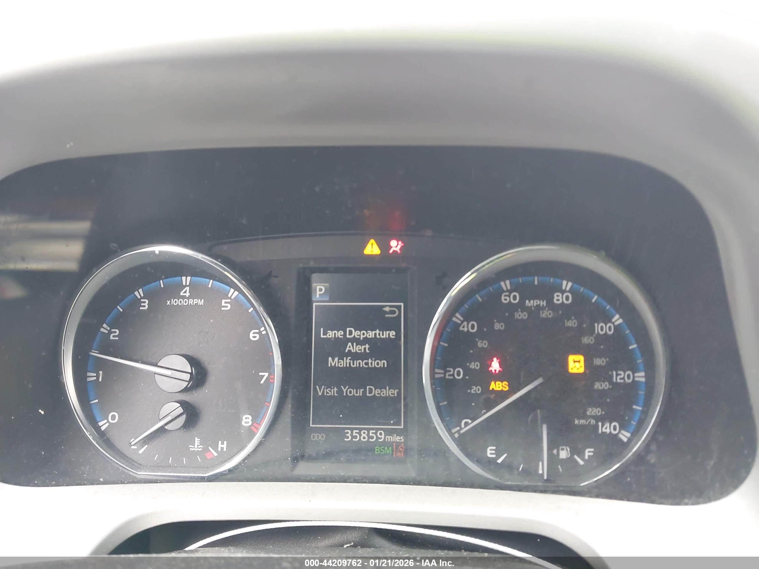 TOYOTA RAV4 image 7