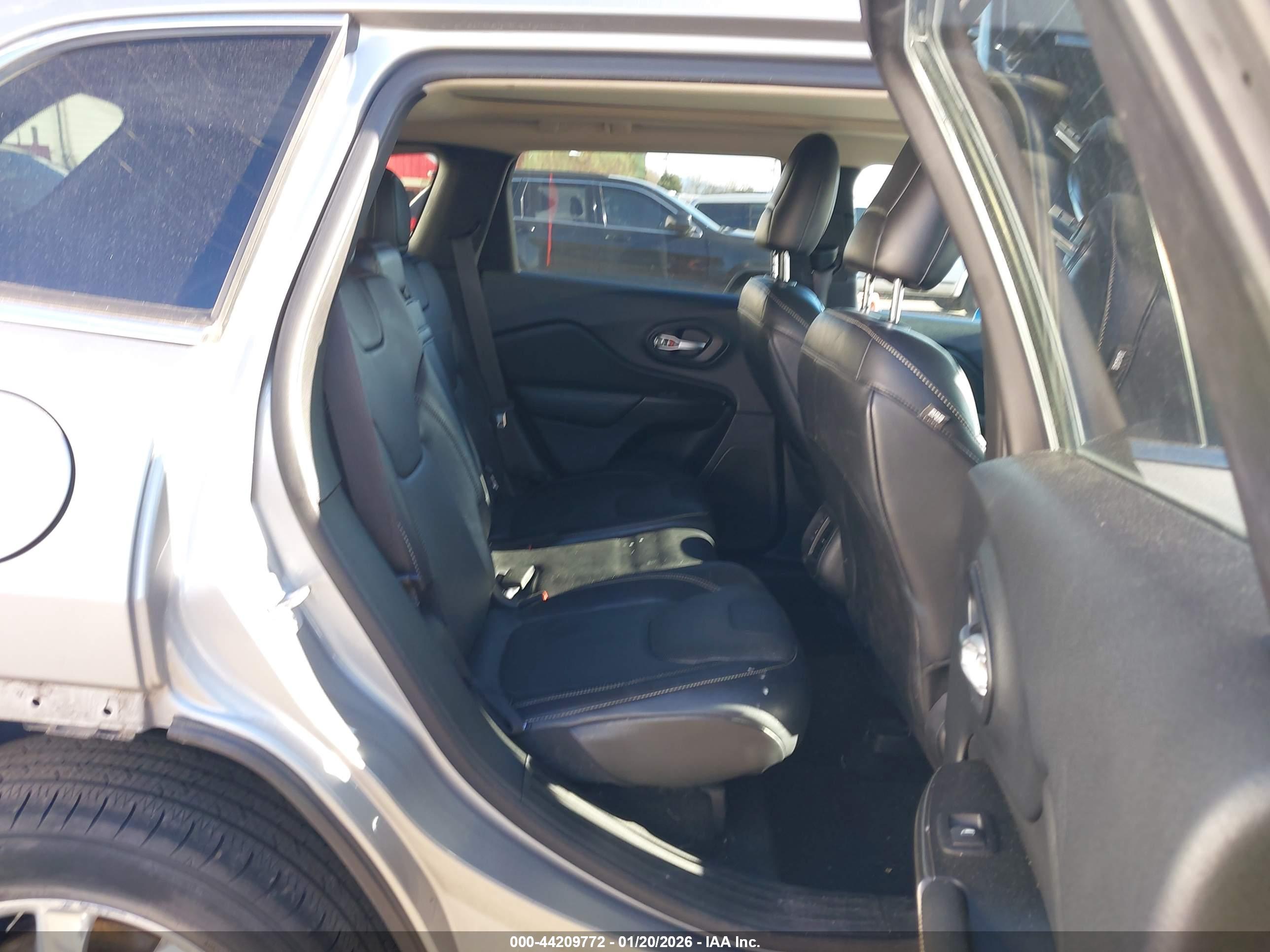 JEEP CHEROKEE image 8