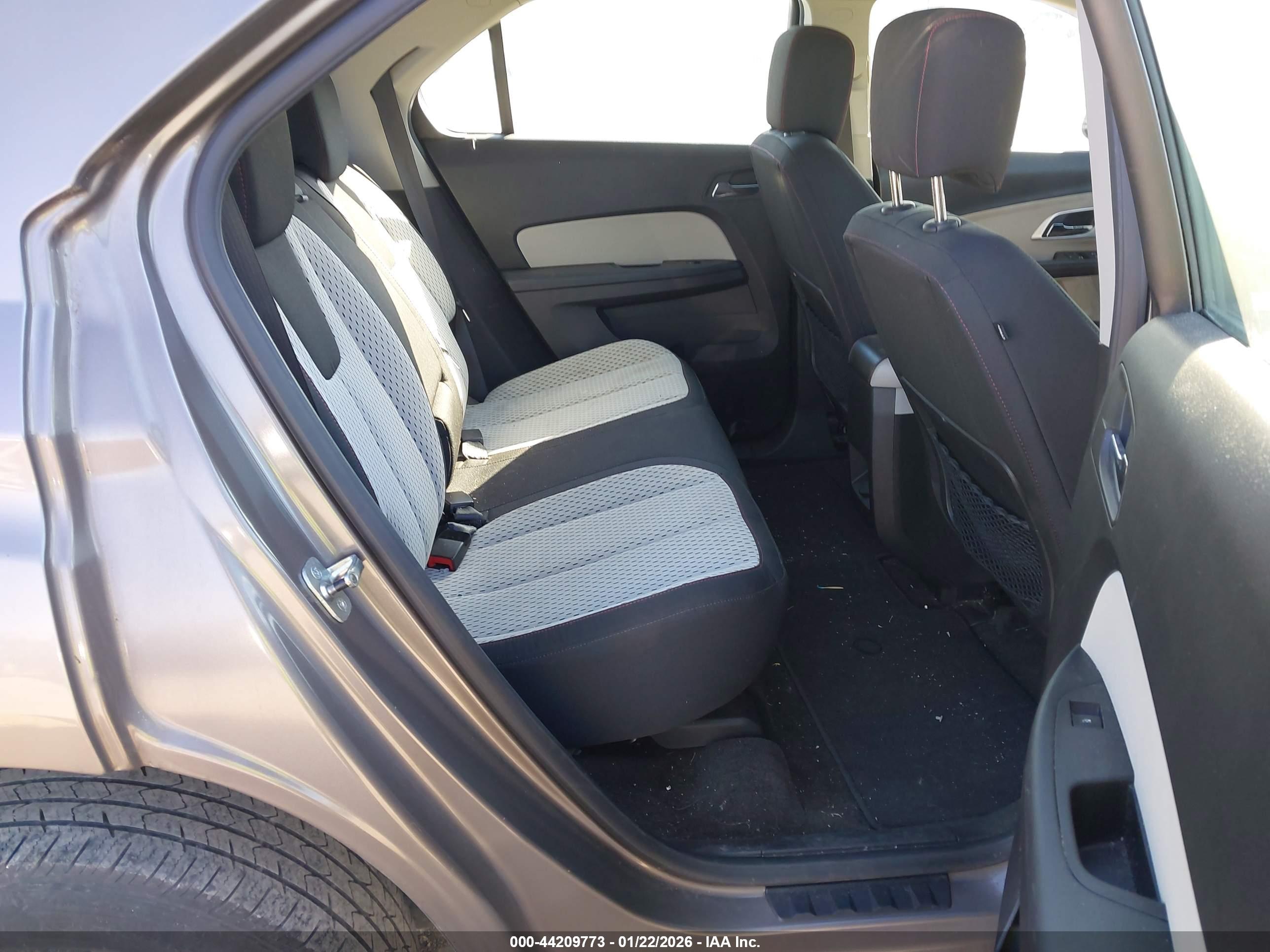 CHEVROLET EQUINOX image 8