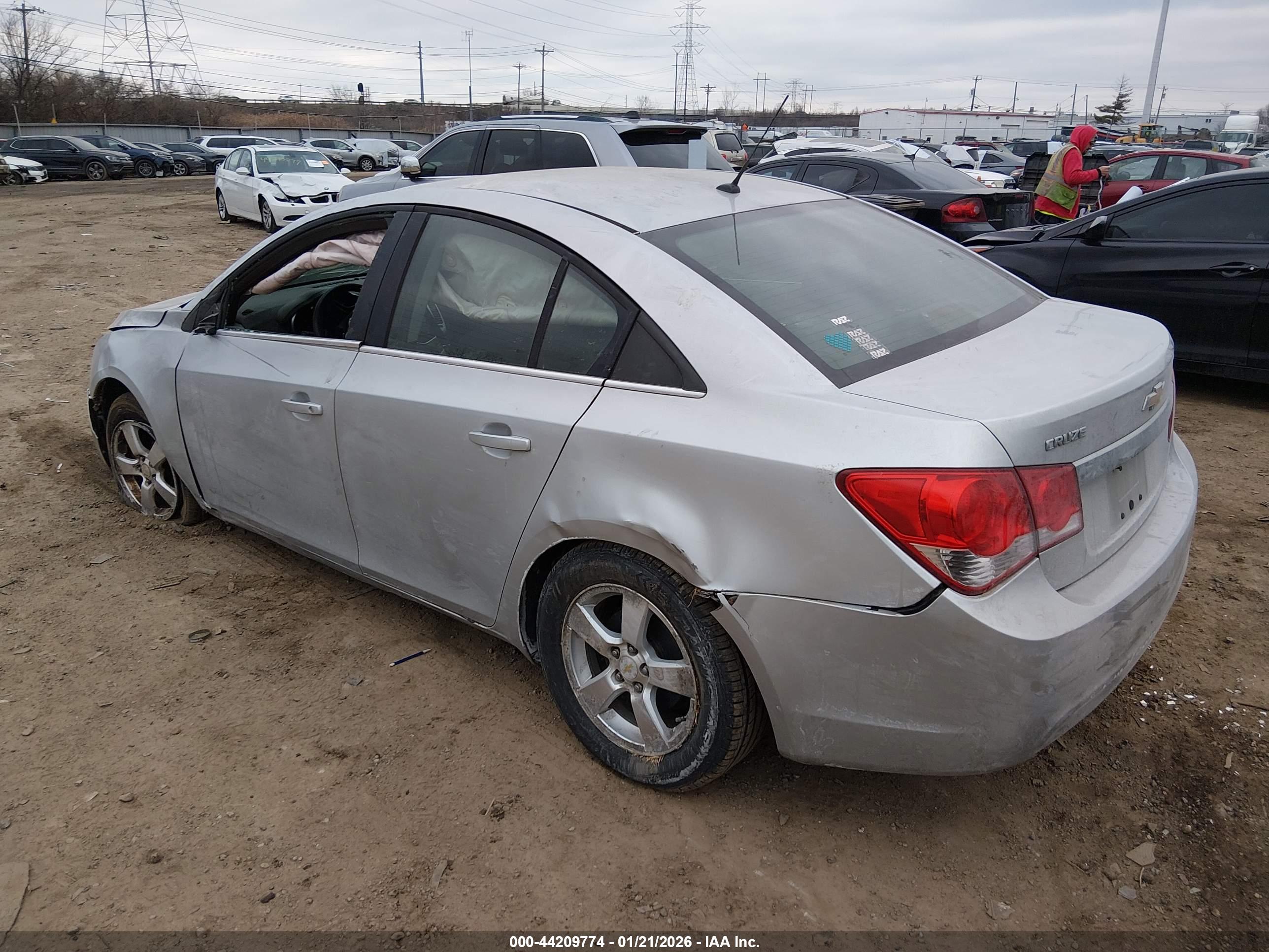 CHEVROLET CRUZE image 3