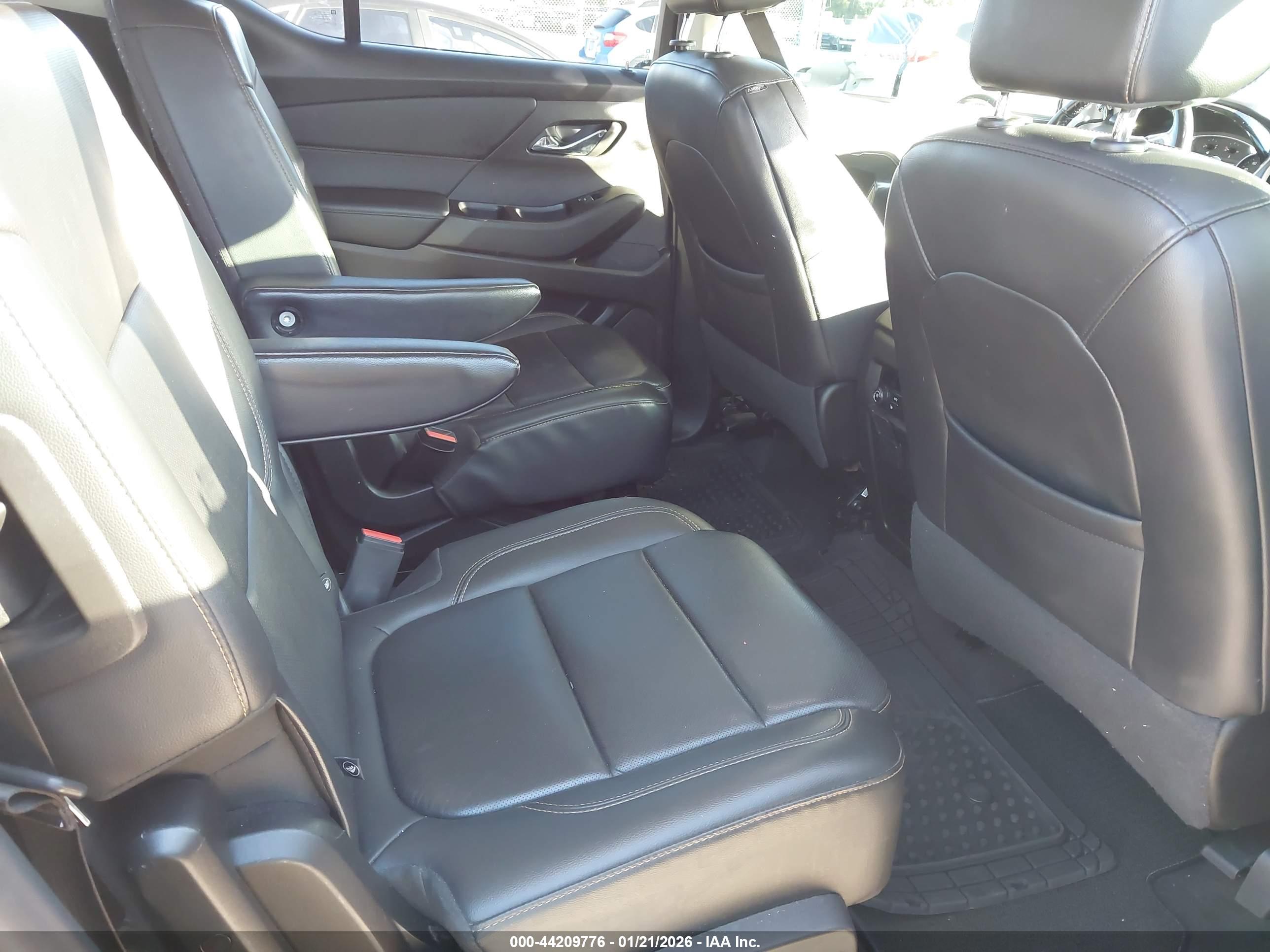 CHEVROLET TRAVERSE image 8