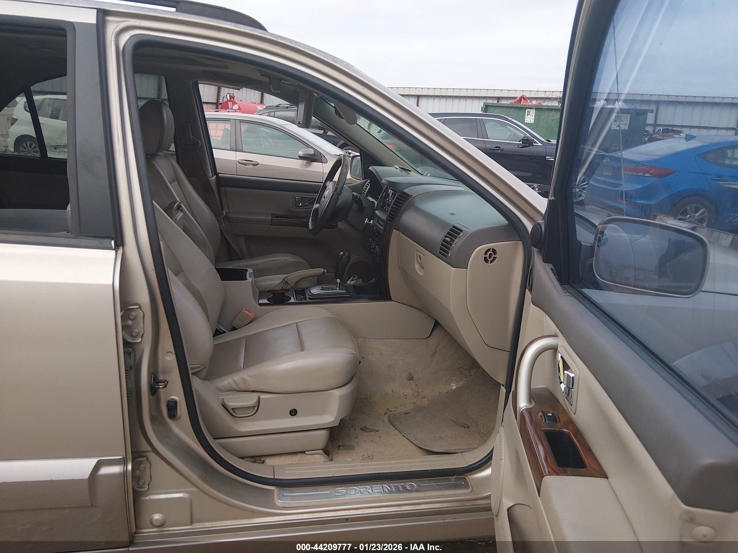 KIA SORENTO image 5