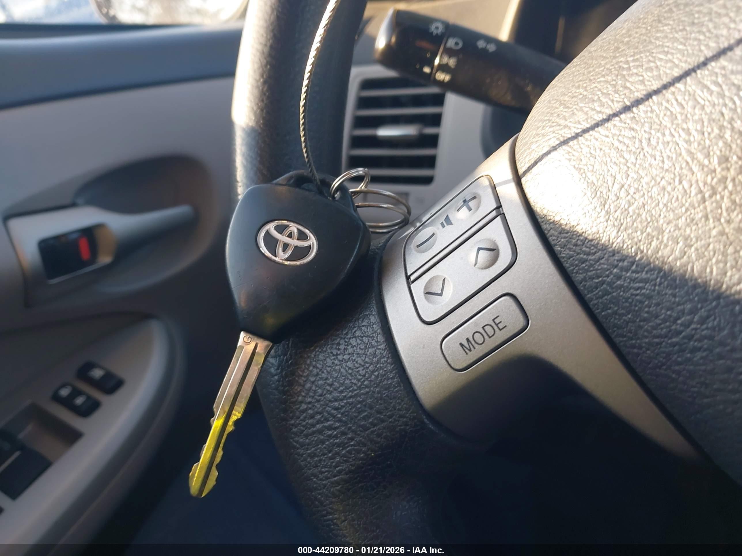 TOYOTA COROLLA image 11