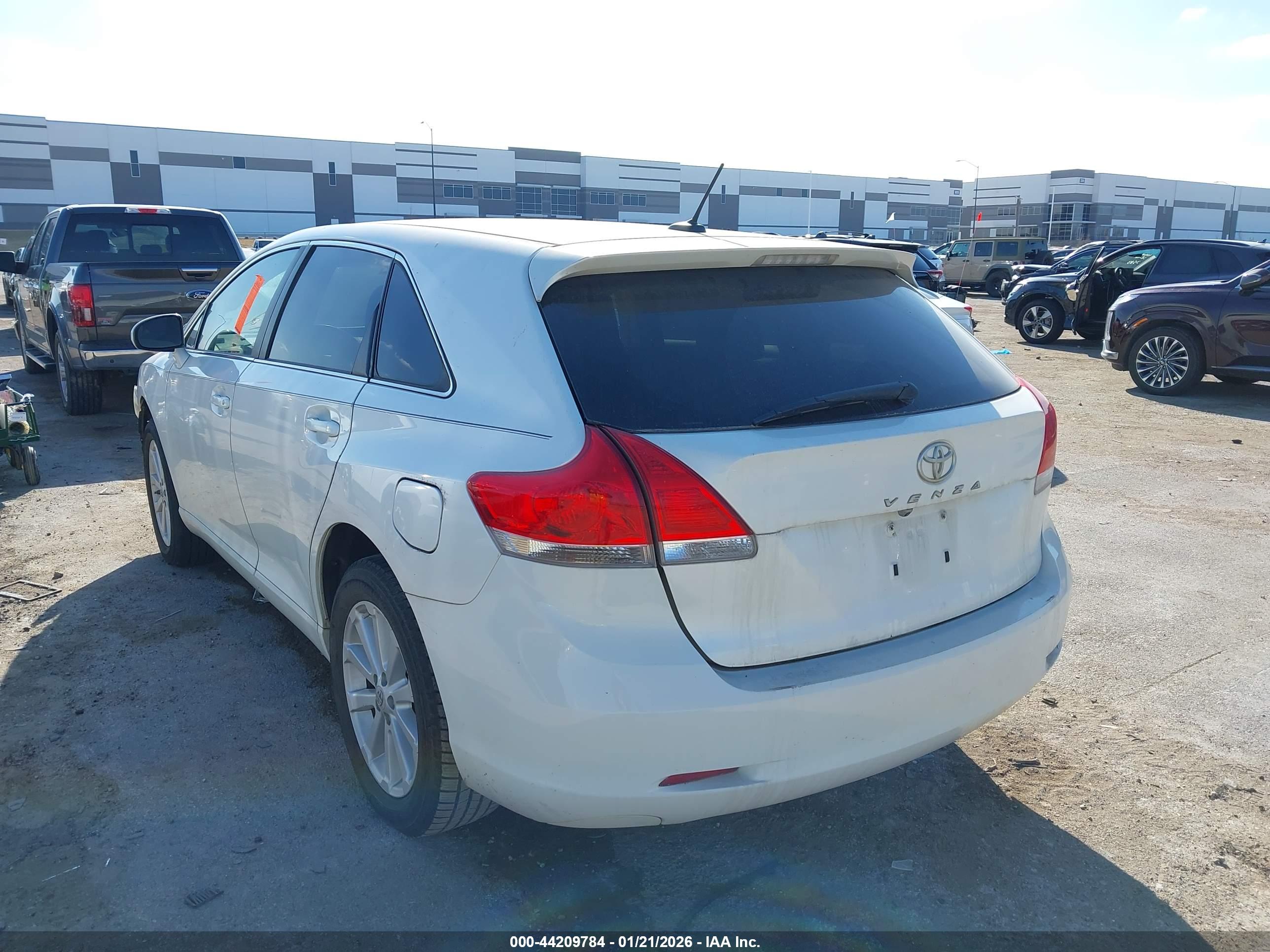 TOYOTA VENZA image 3