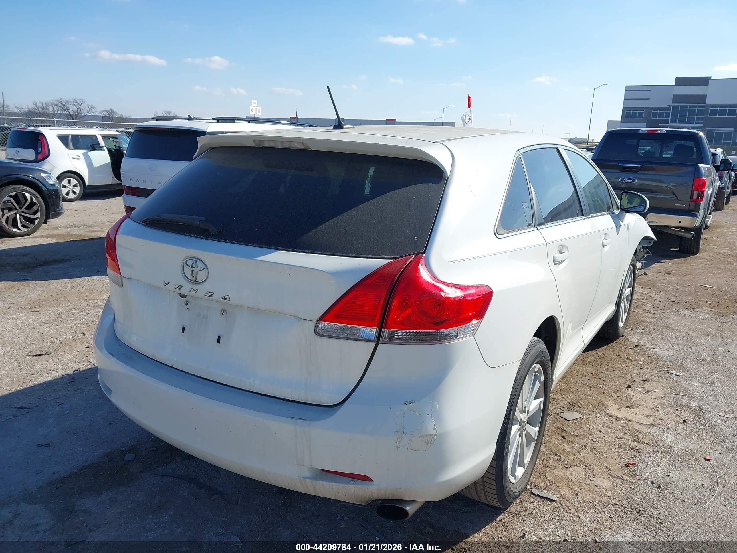 TOYOTA VENZA image 4