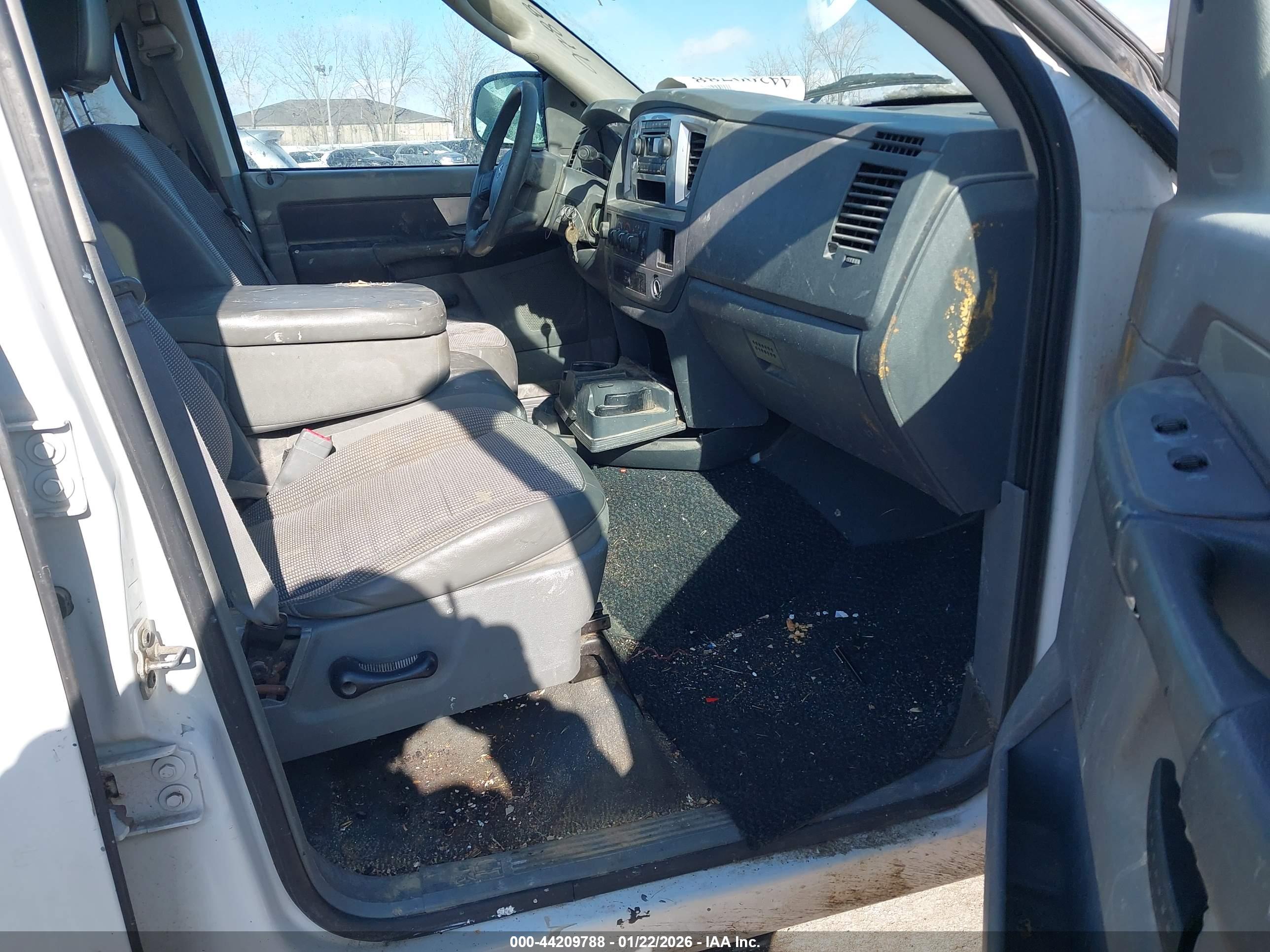 DODGE RAM image 5