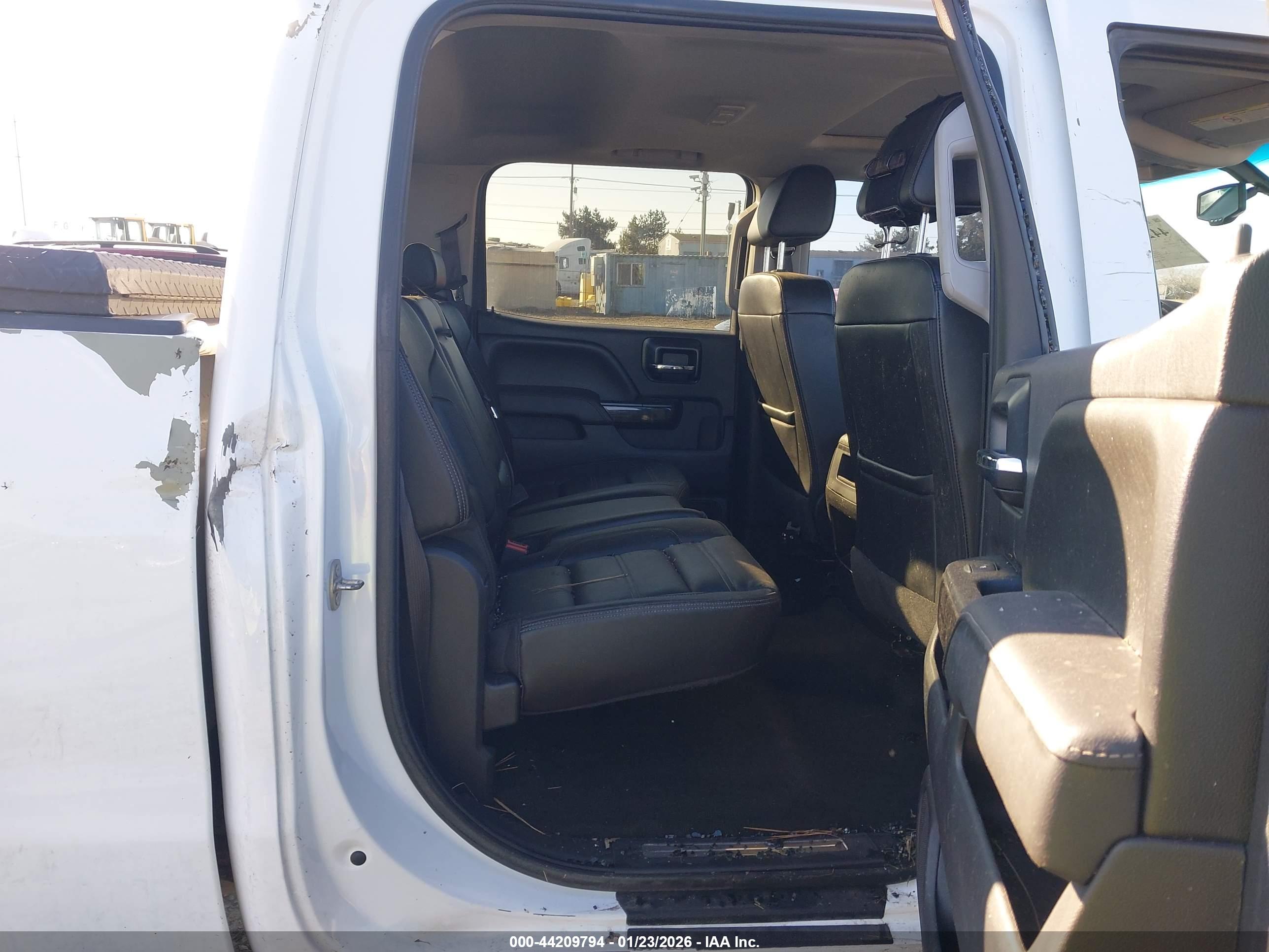 GMC SIERRA image 7