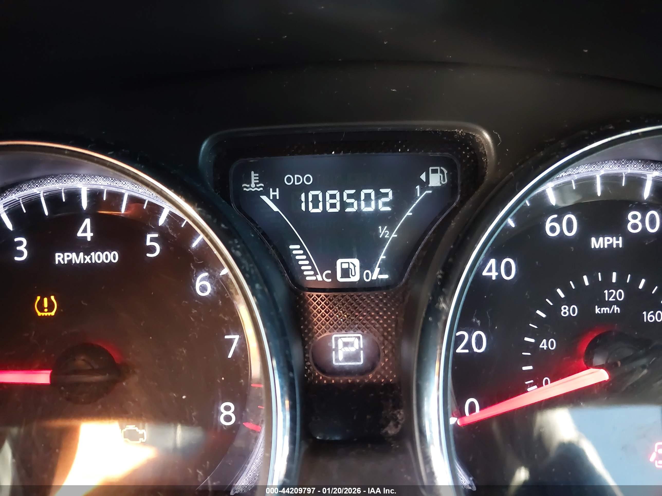 NISSAN VERSA image 7