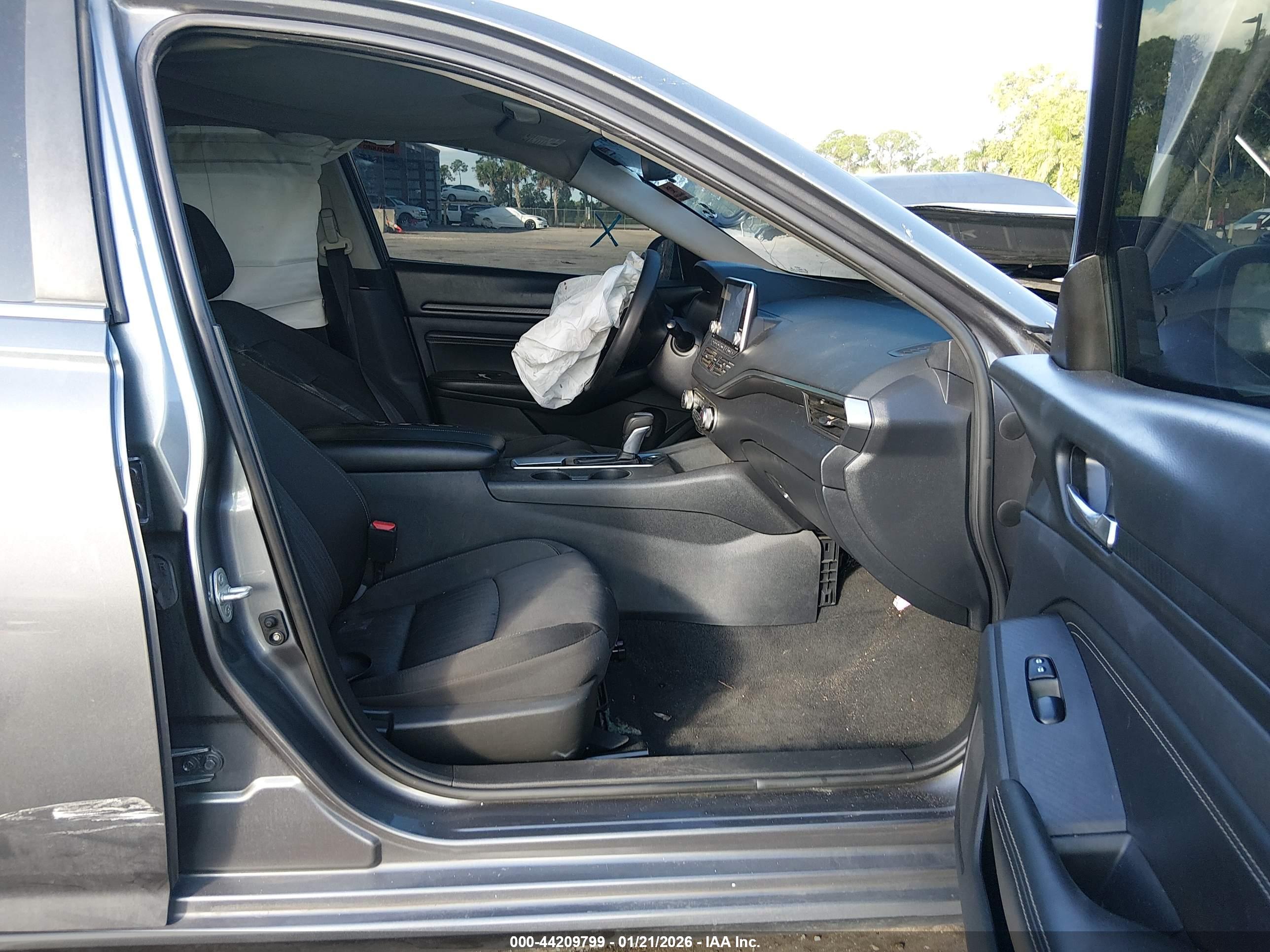 NISSAN ALTIMA image 5