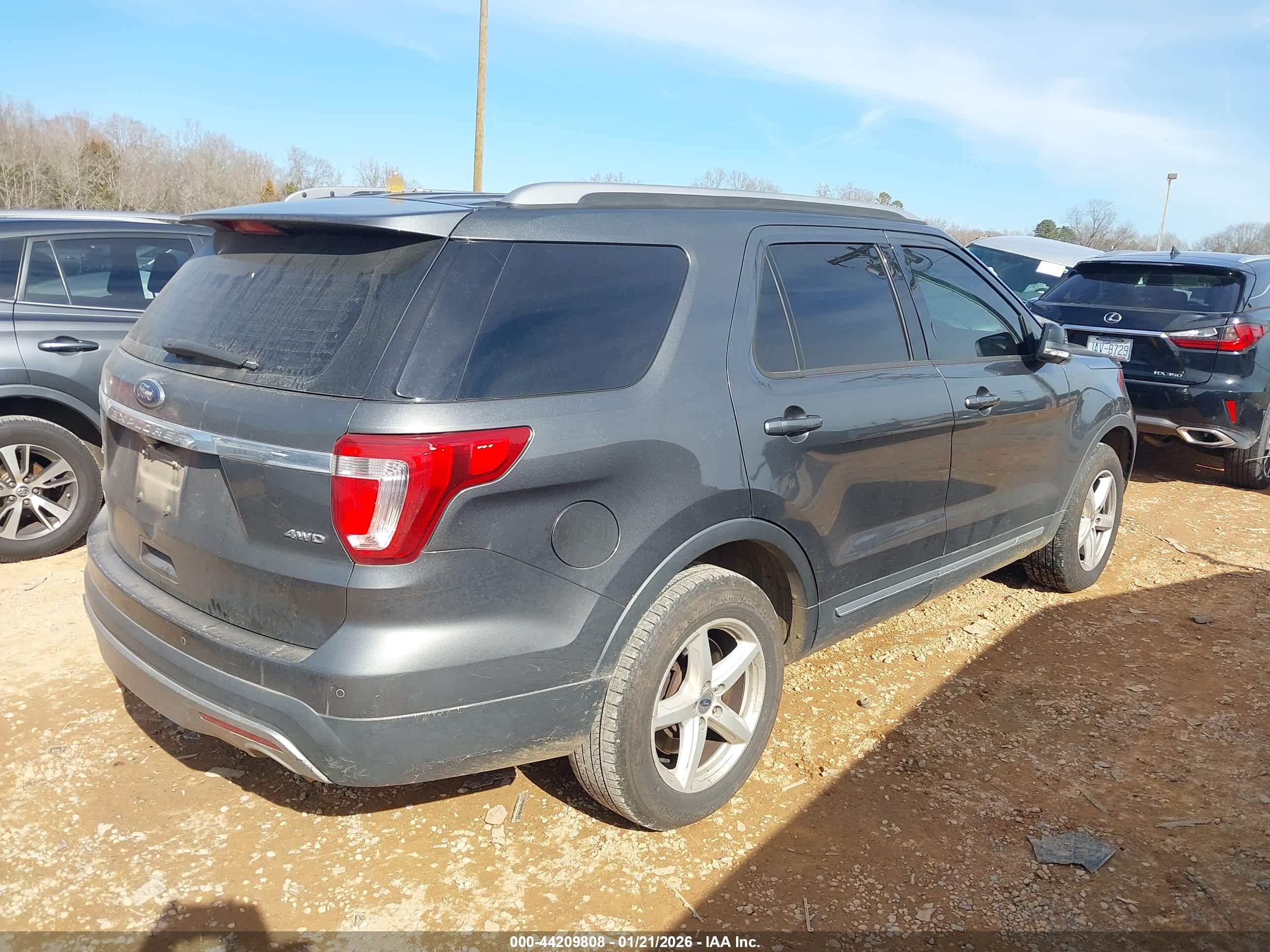 FORD EXPLORER image 4