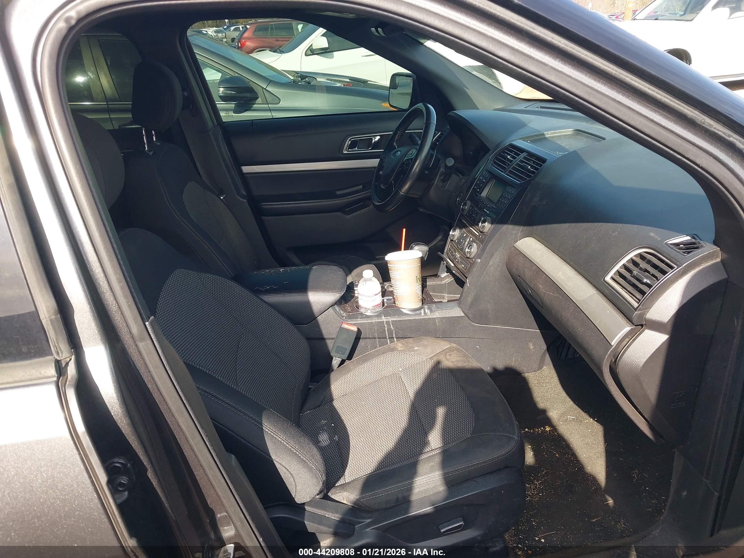 FORD EXPLORER image 5