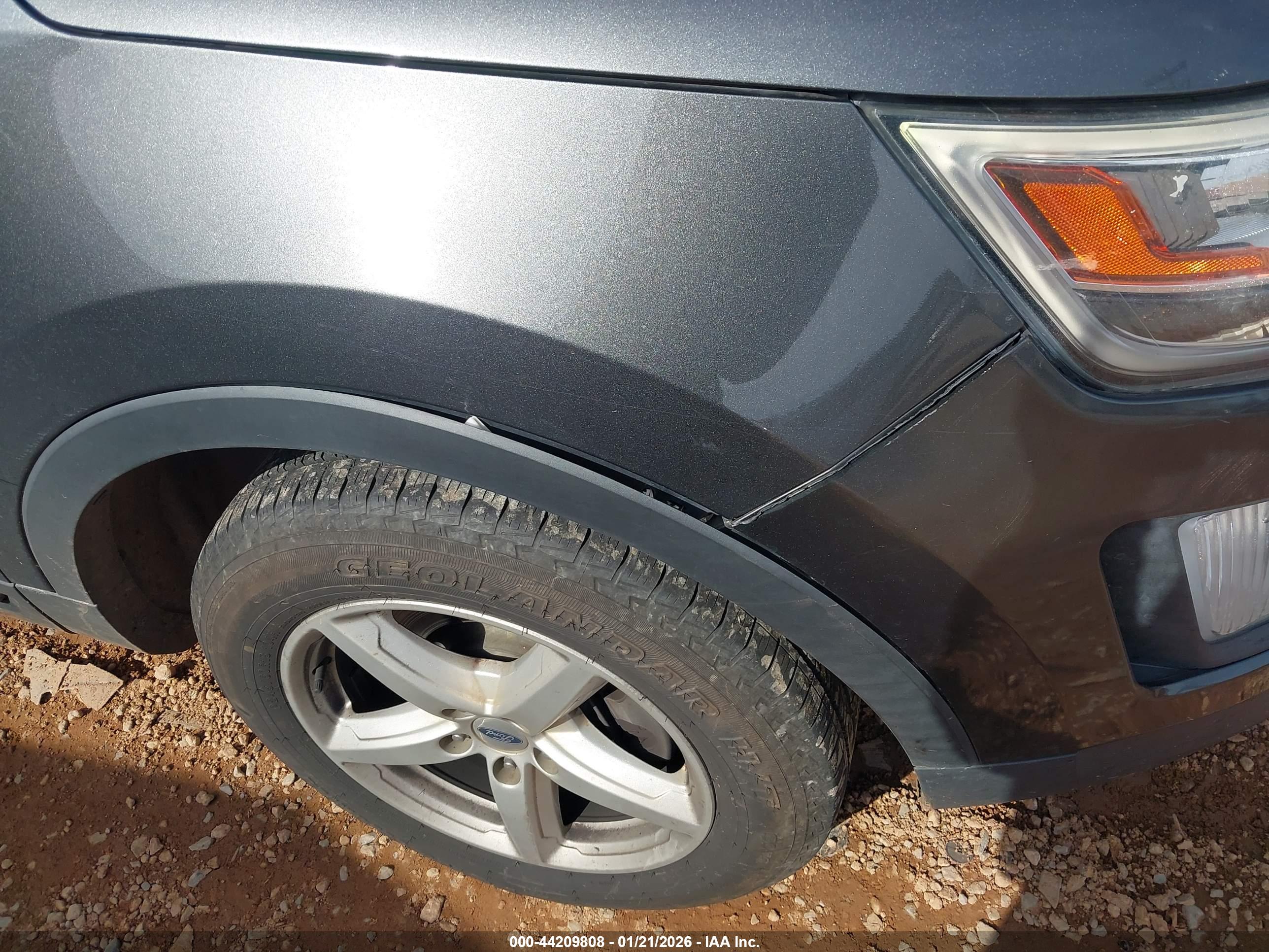 FORD EXPLORER image 6