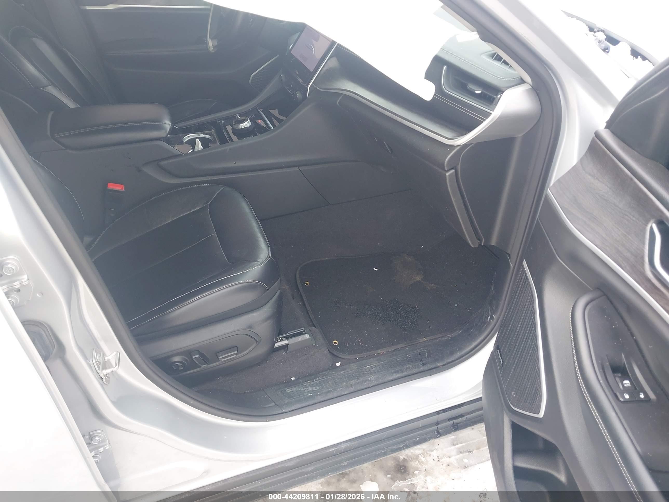 JEEP GRAND image 5