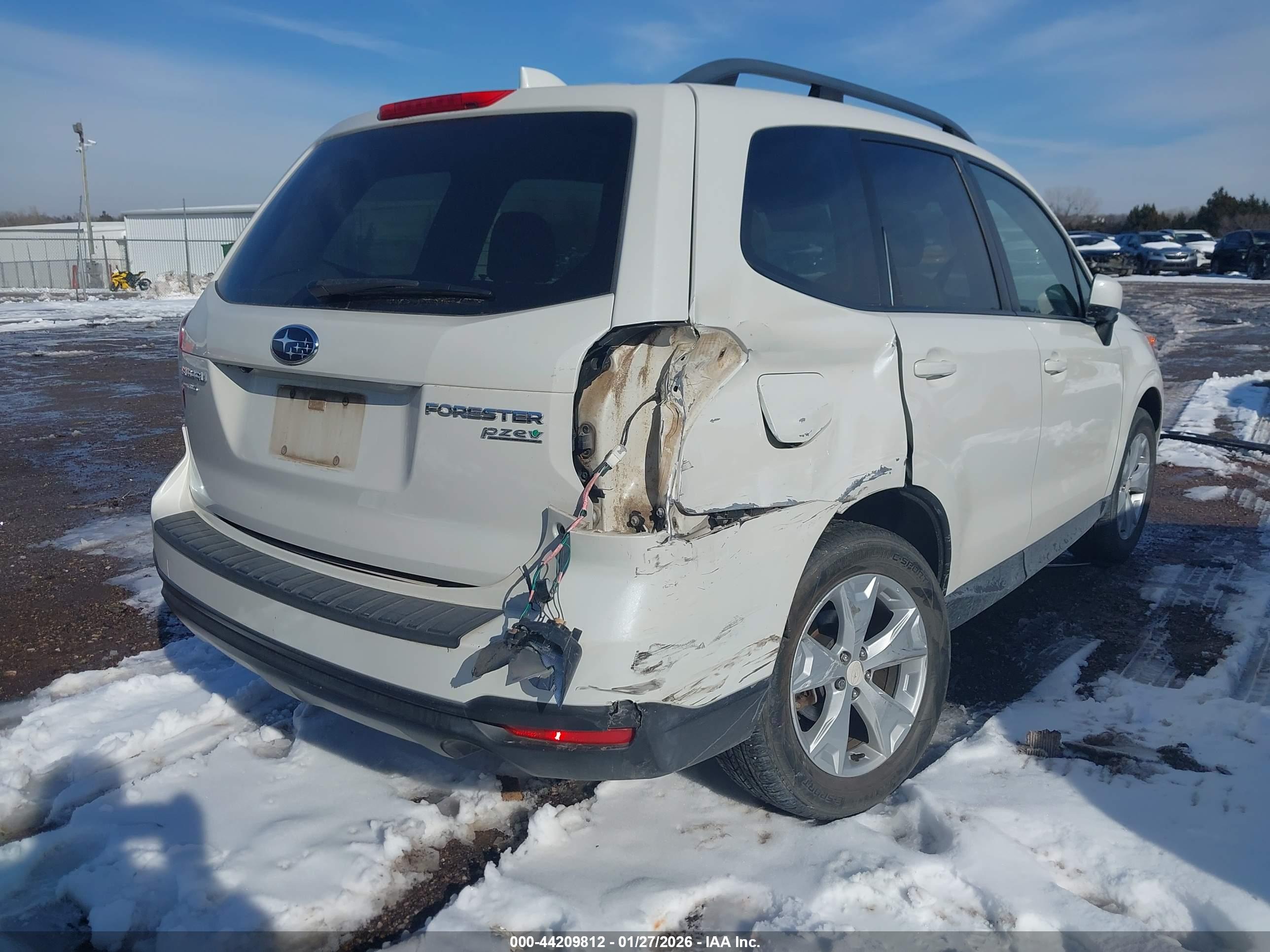 SUBARU FORESTER image 4