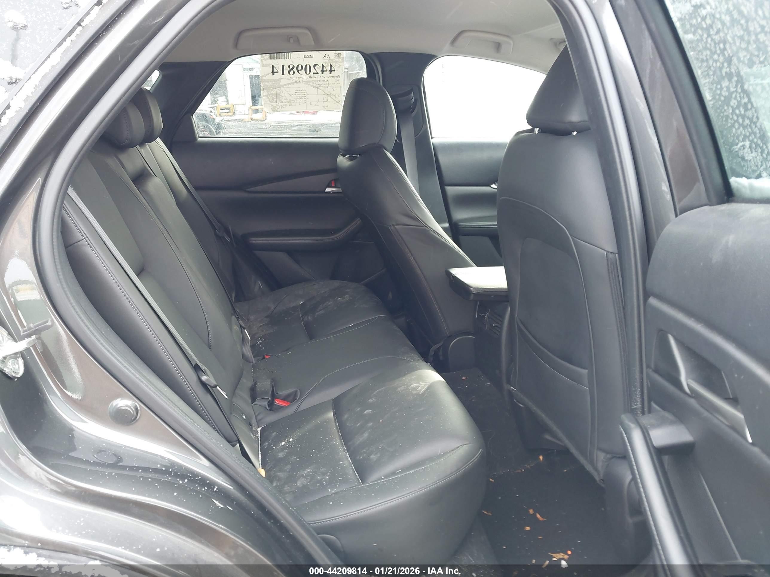 MAZDA CX-30 image 8