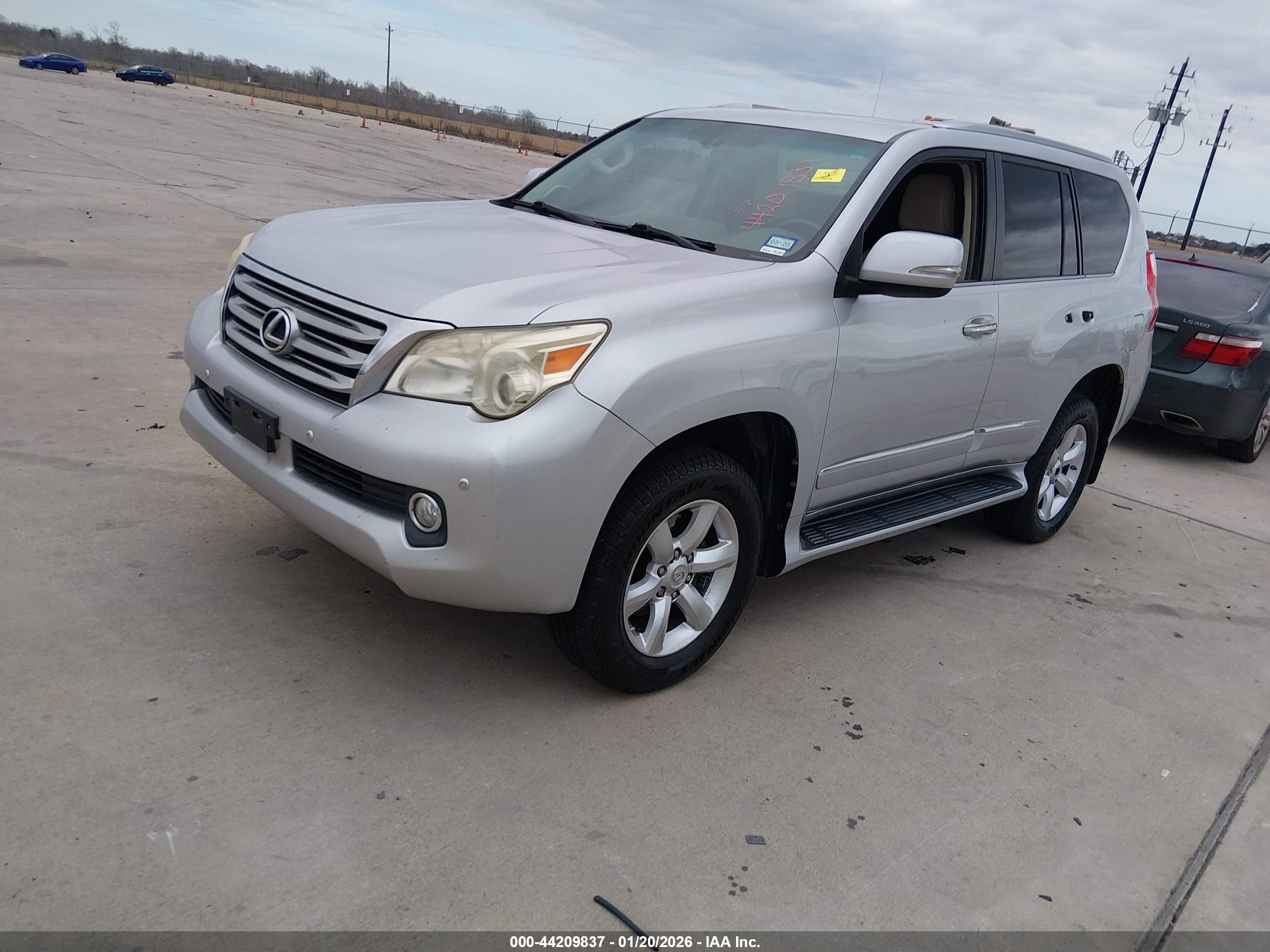 LEXUS GX image 2