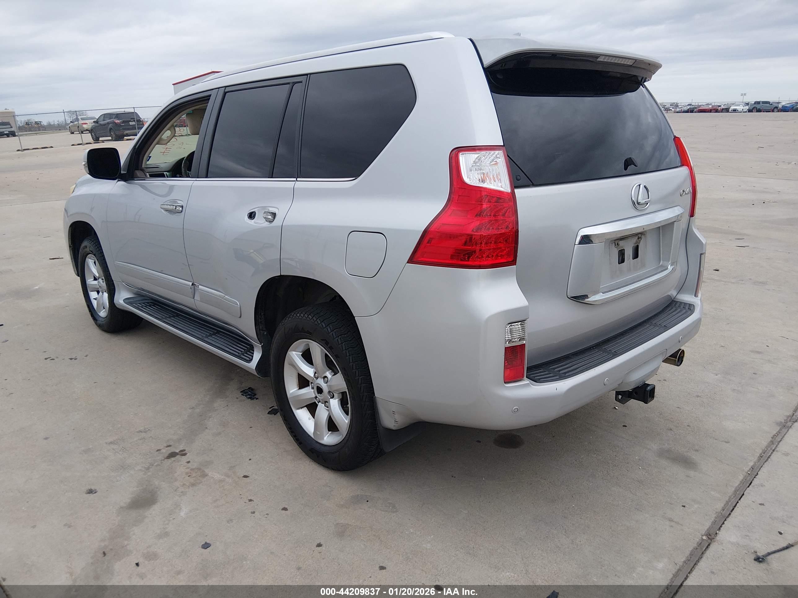 LEXUS GX image 3
