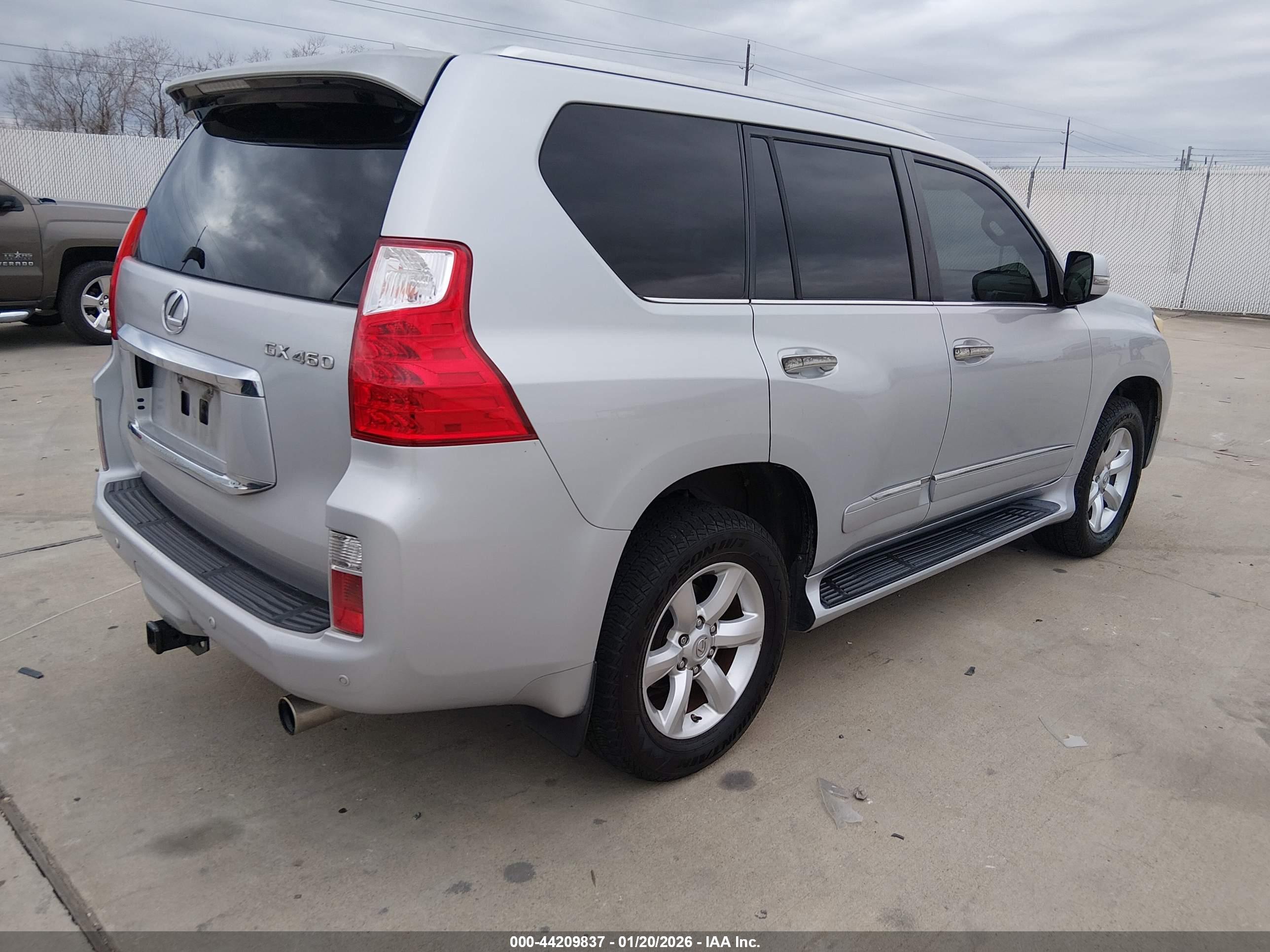 LEXUS GX image 4