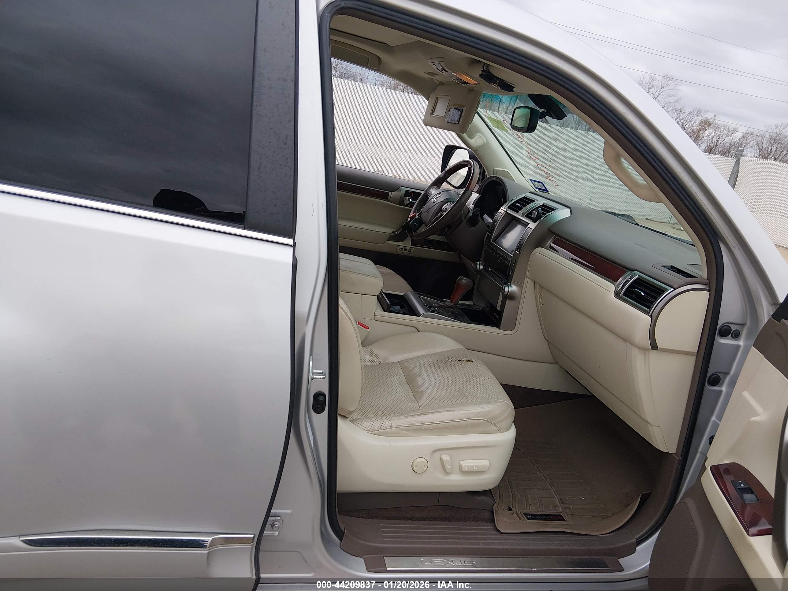 LEXUS GX image 5