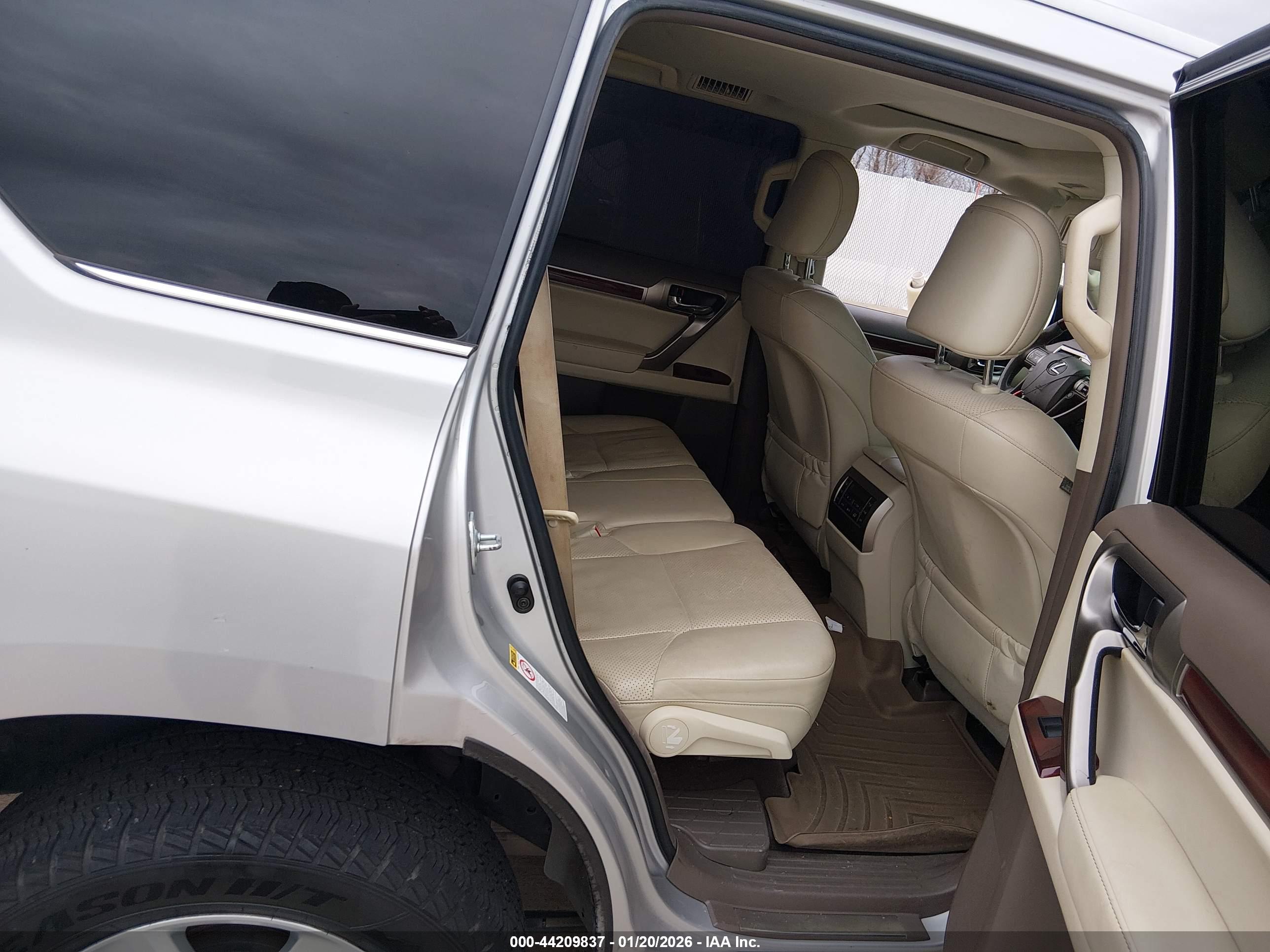 LEXUS GX image 8