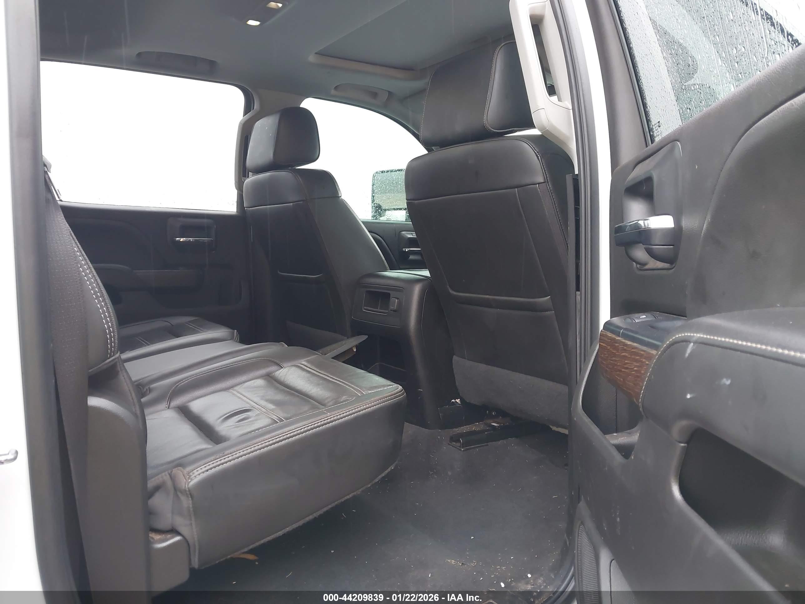 GMC SIERRA image 8