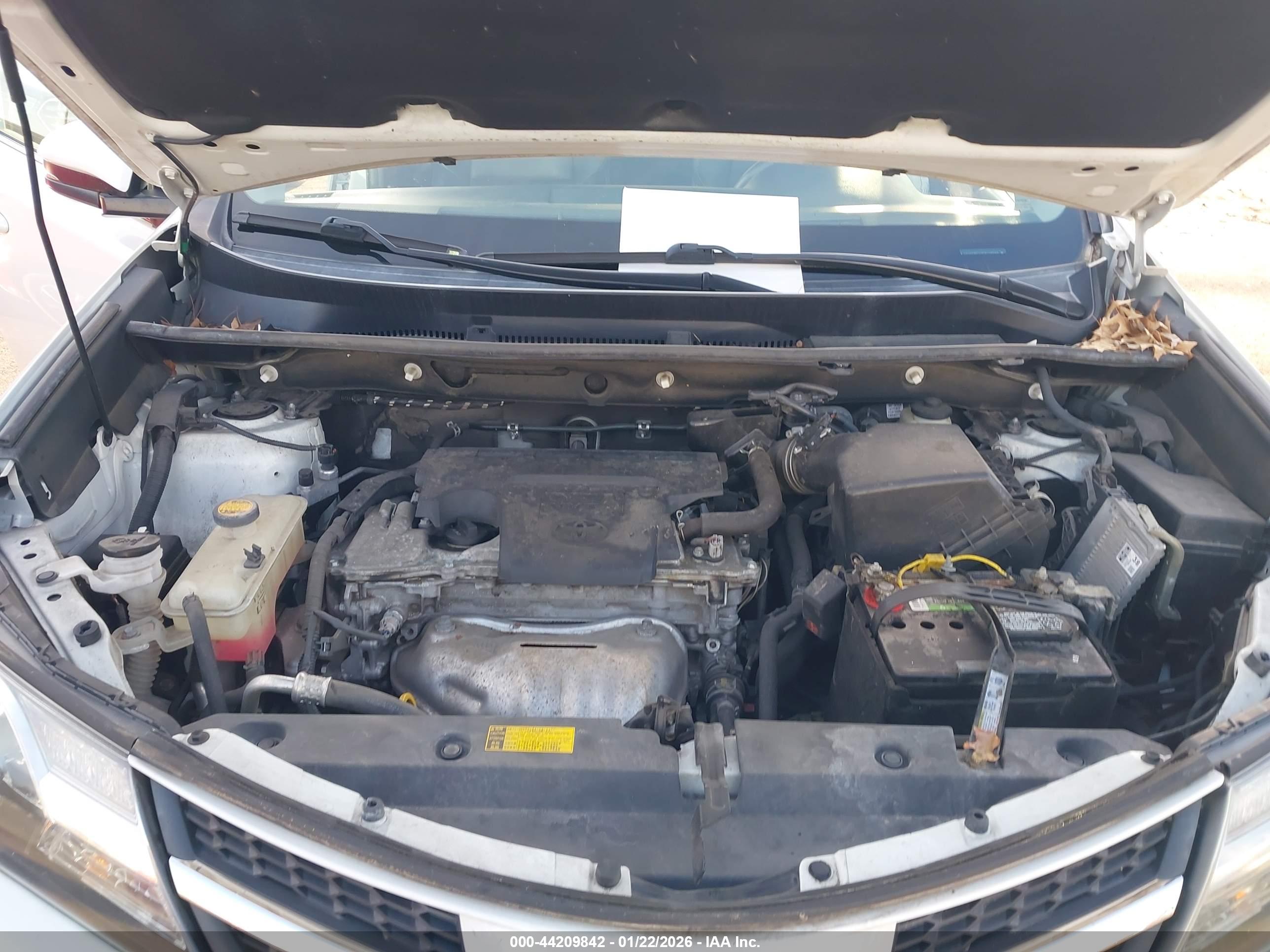 TOYOTA RAV4 image 10