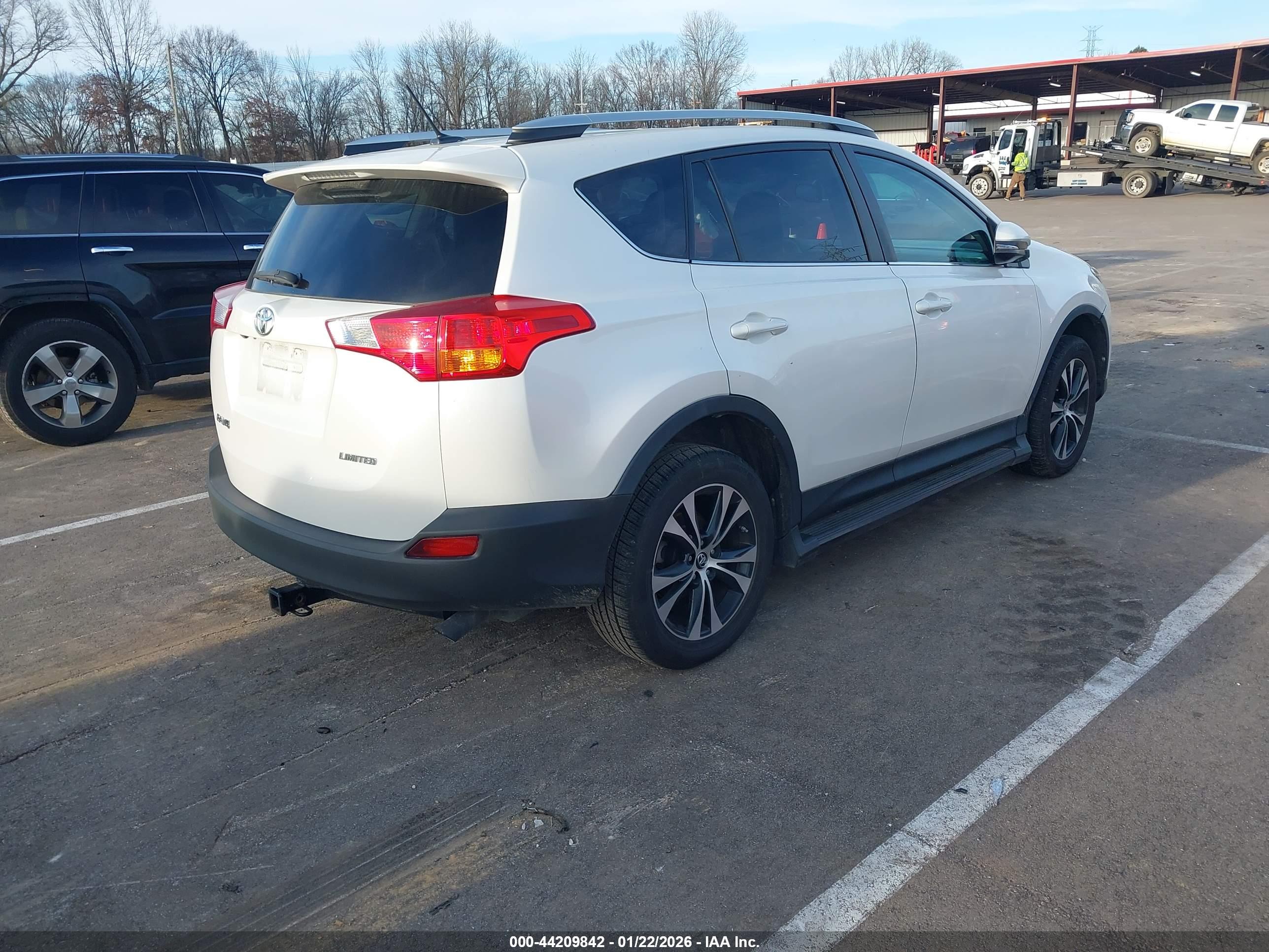 TOYOTA RAV4 image 4