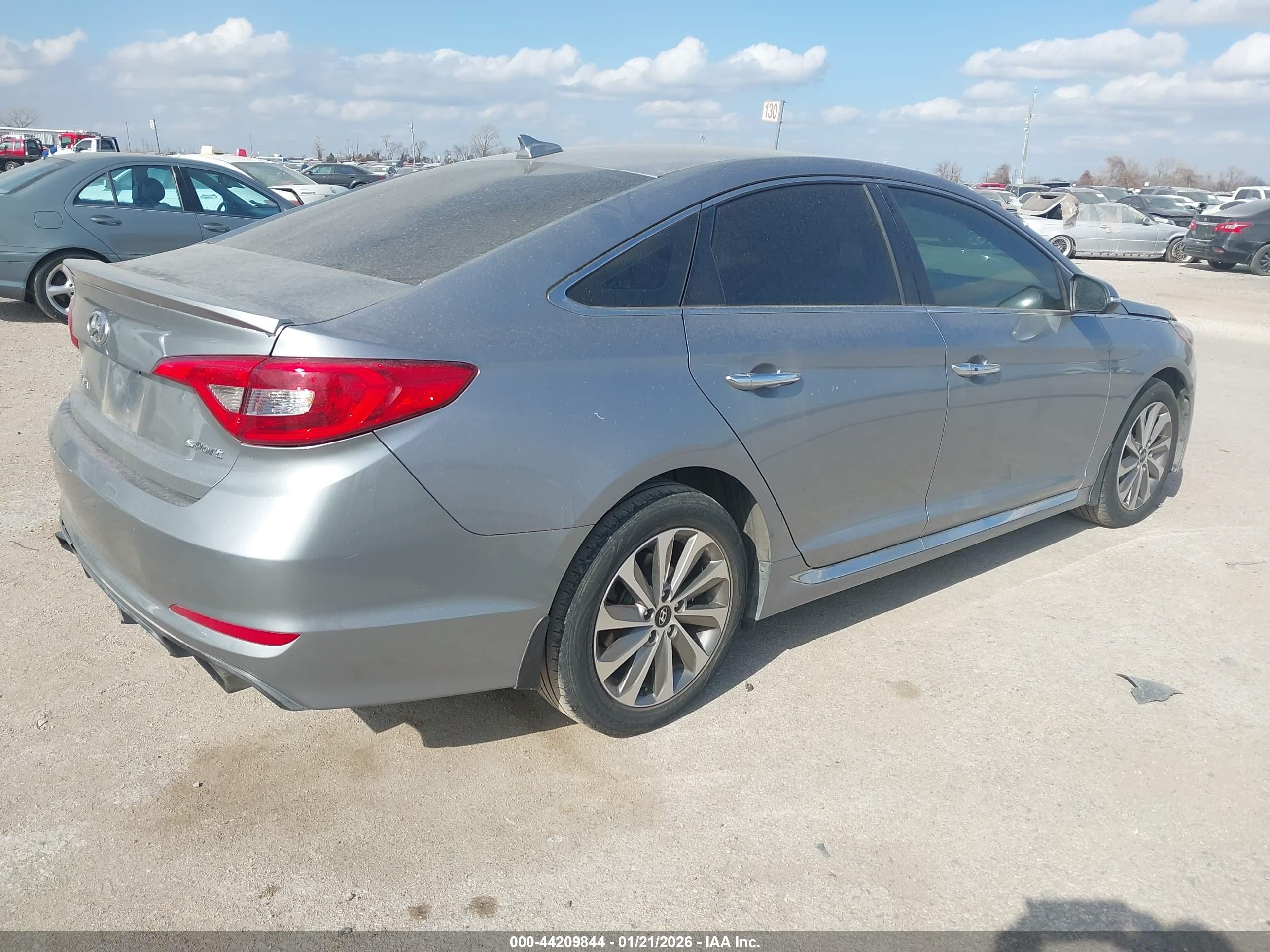 HYUNDAI SONATA image 4