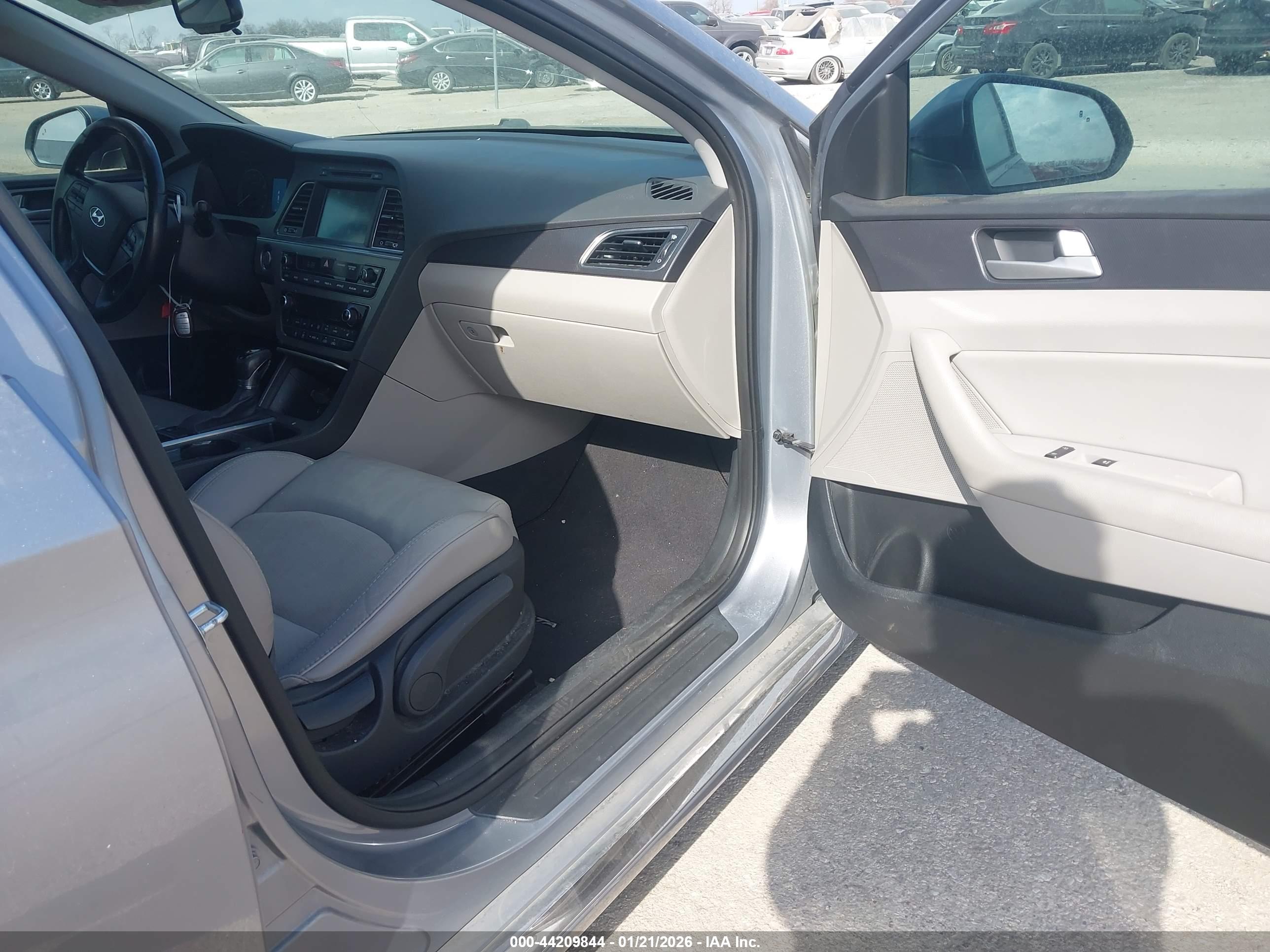 HYUNDAI SONATA image 5