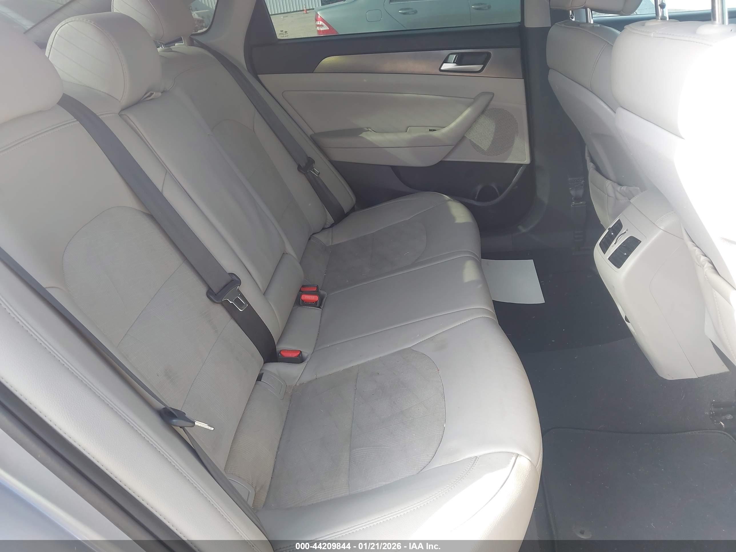 HYUNDAI SONATA image 8