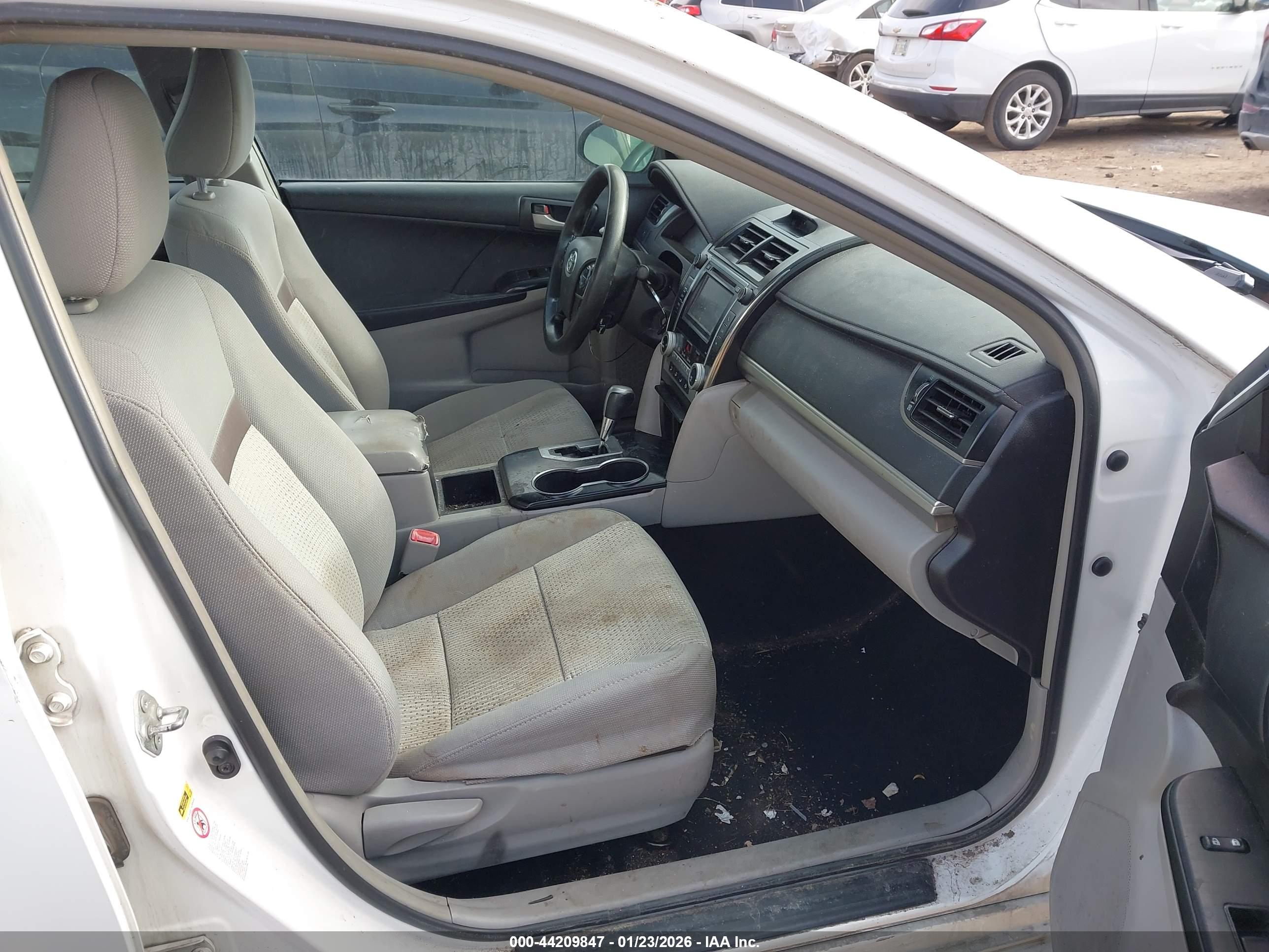 TOYOTA CAMRY image 5