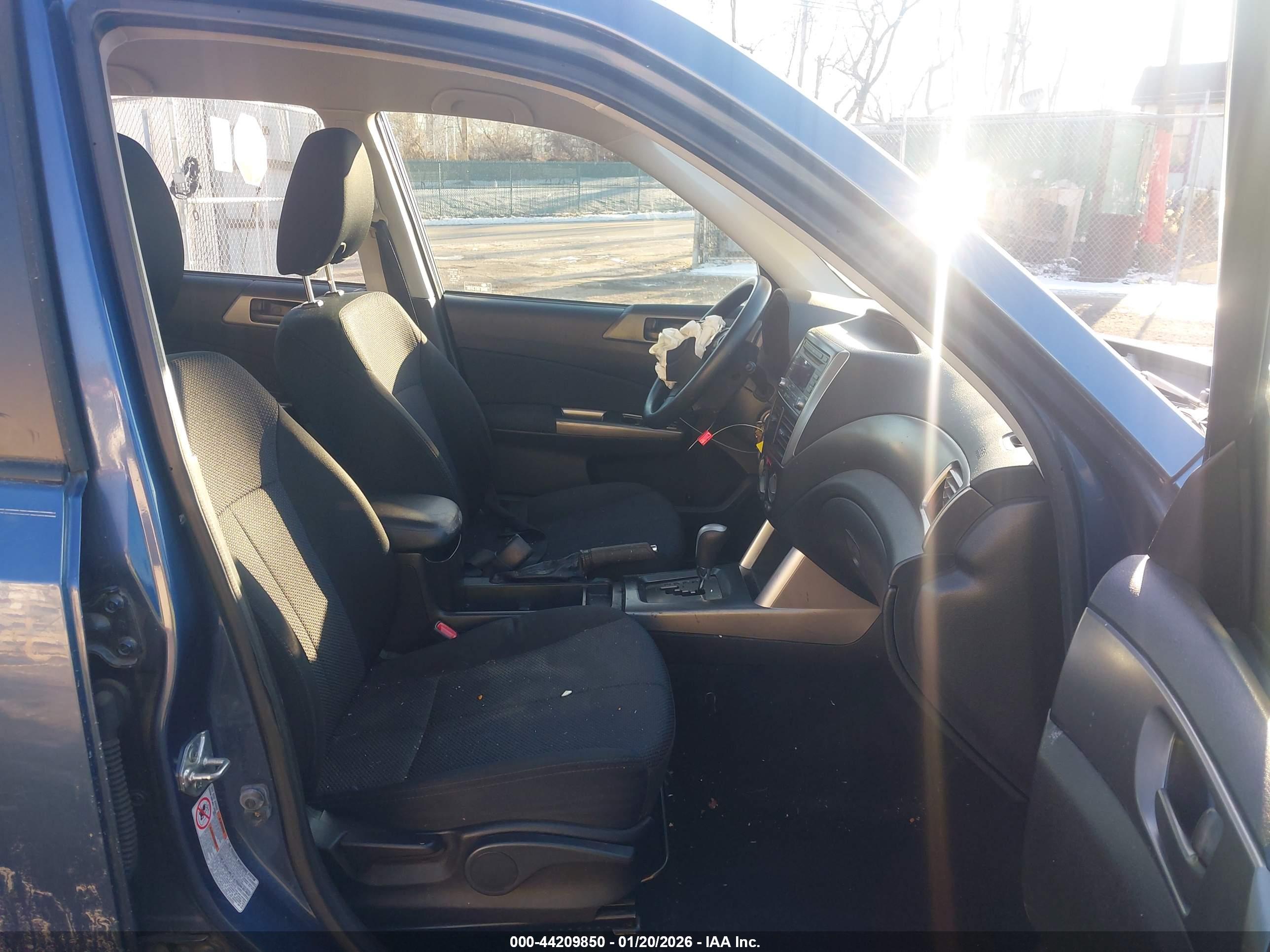 SUBARU FORESTER image 5
