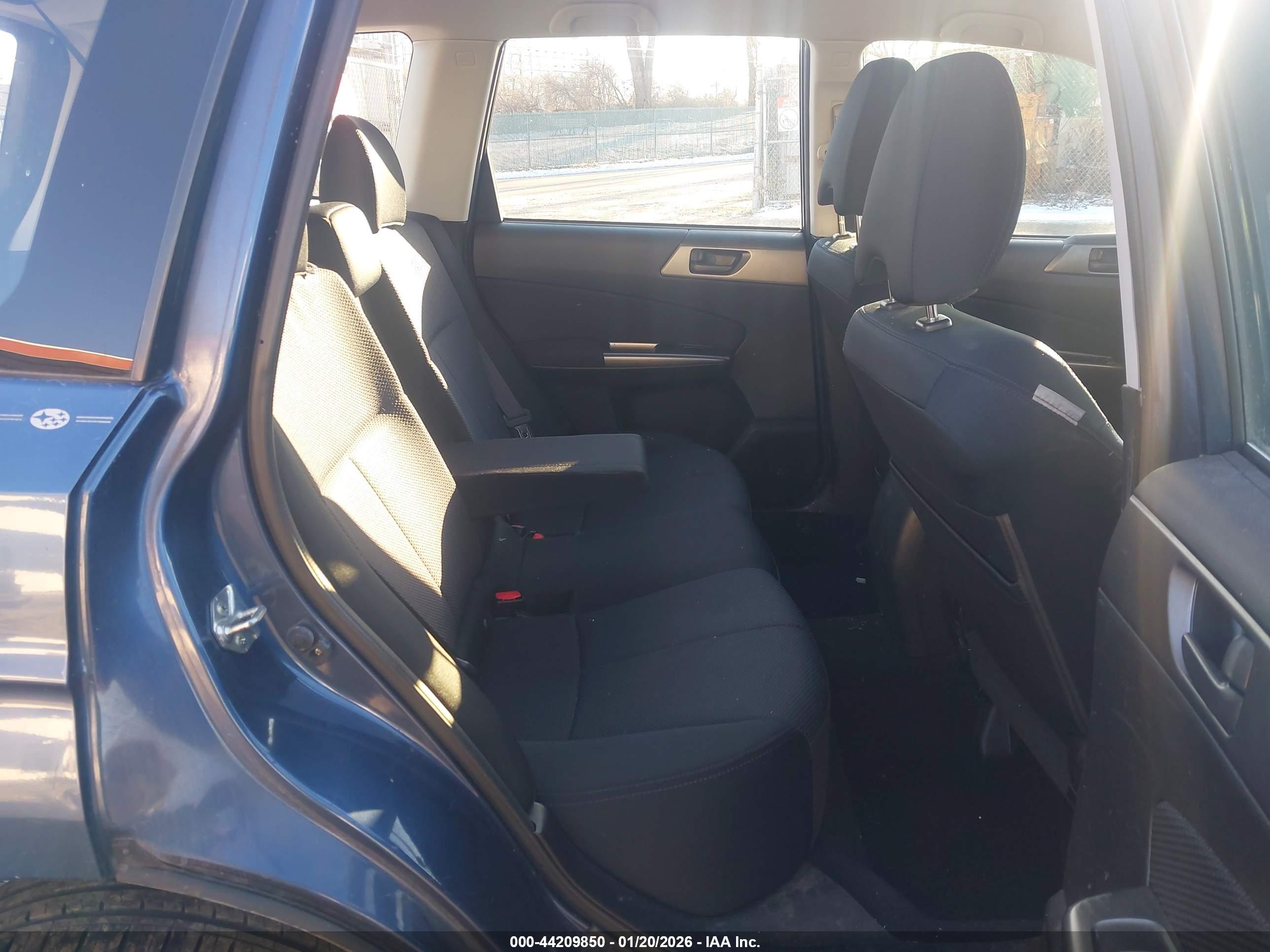 SUBARU FORESTER image 8